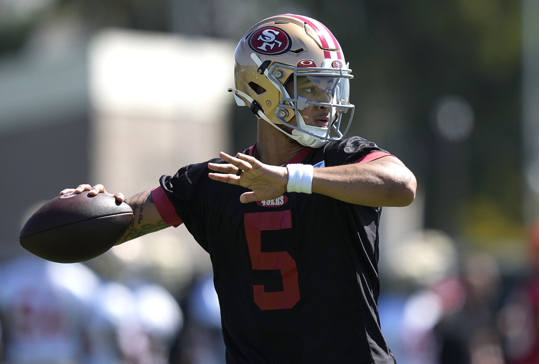 49ers Players Hit the Turf for Day Three of Training Camp