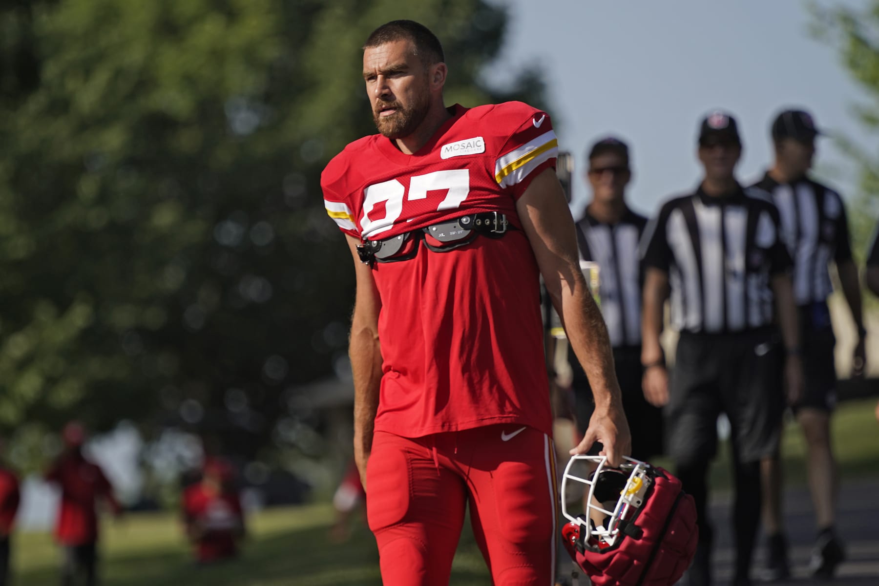 Video: Chiefs' Travis Kelce Punches Jack Cochrane During Training