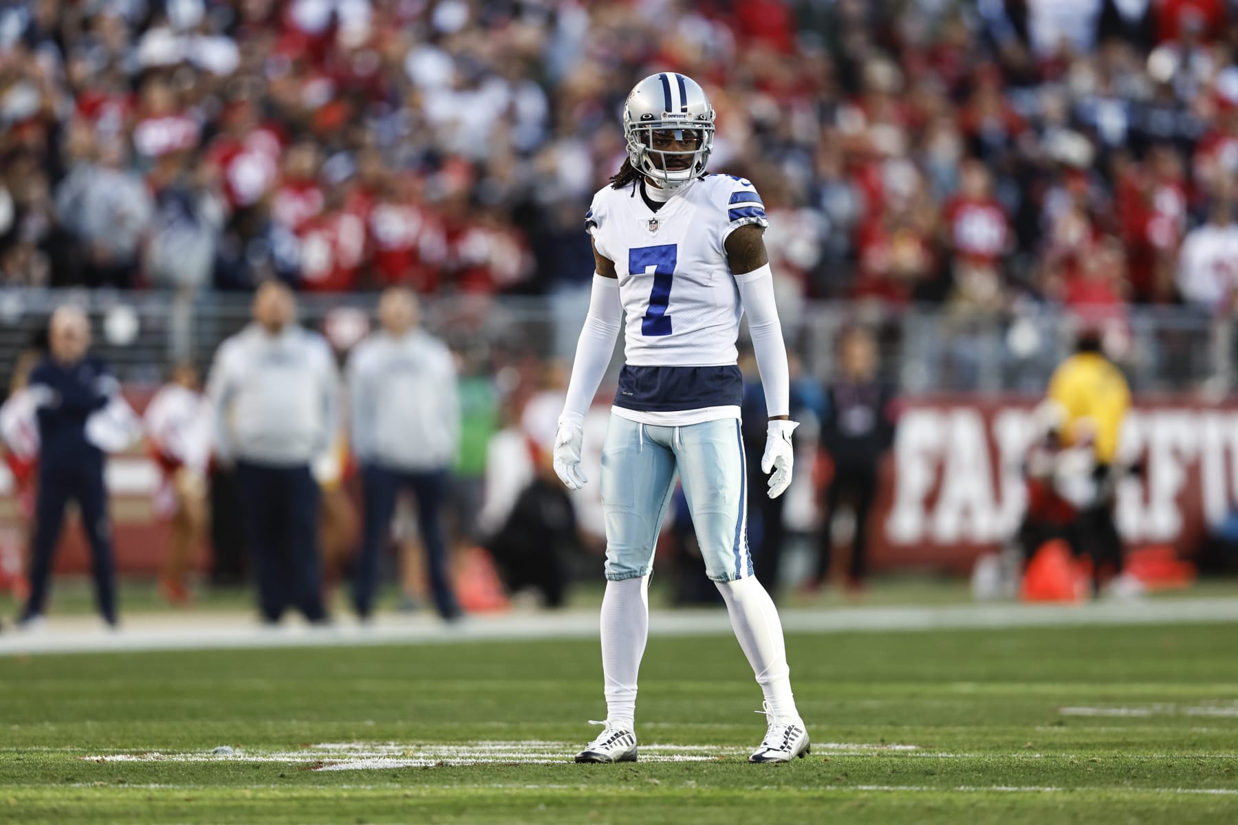 Cowboys: Trevon Diggs suffers toe injury at training camp, but no need to  panic