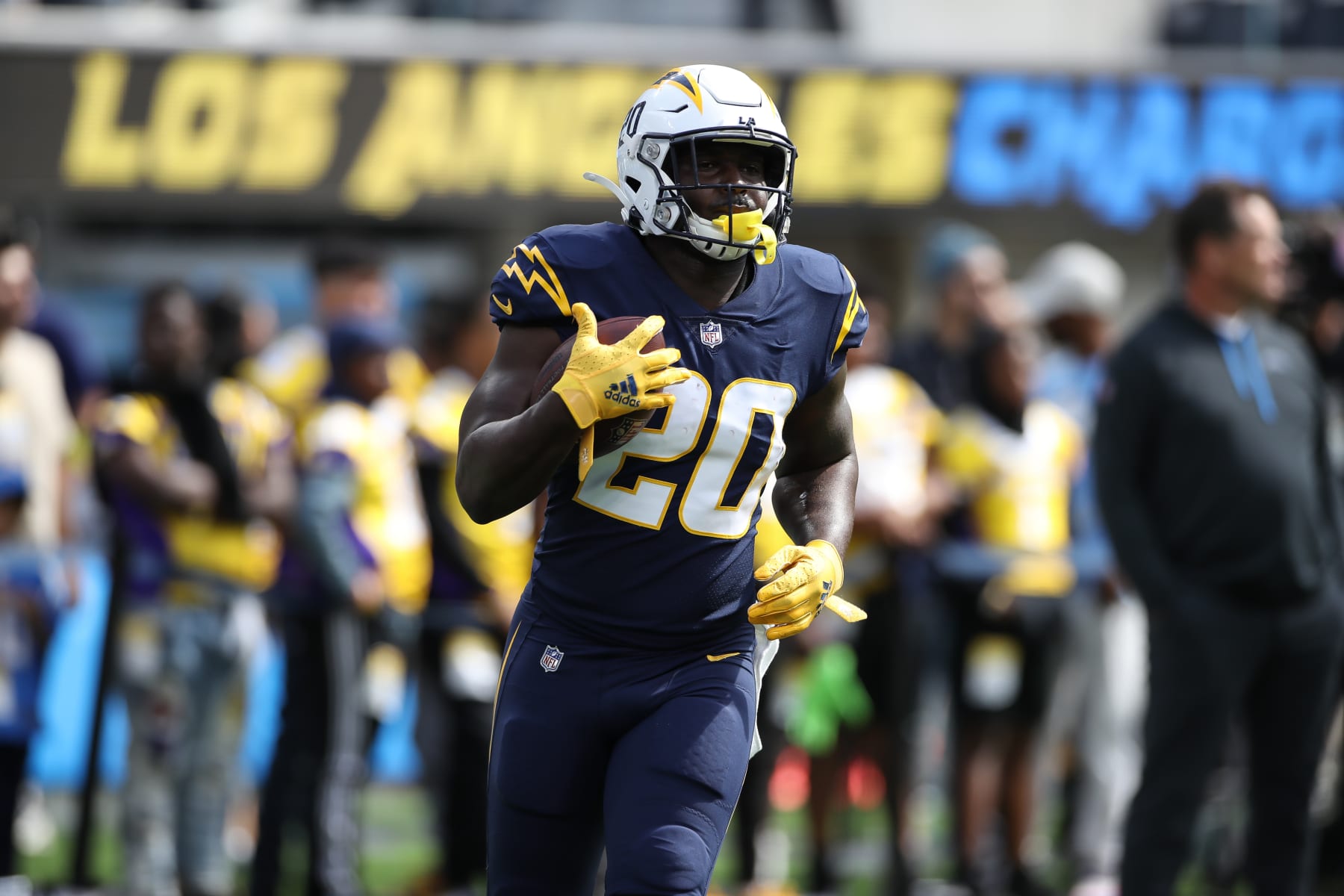 Rams RB Sony Michel decides to retire from NFL after 5 seasons