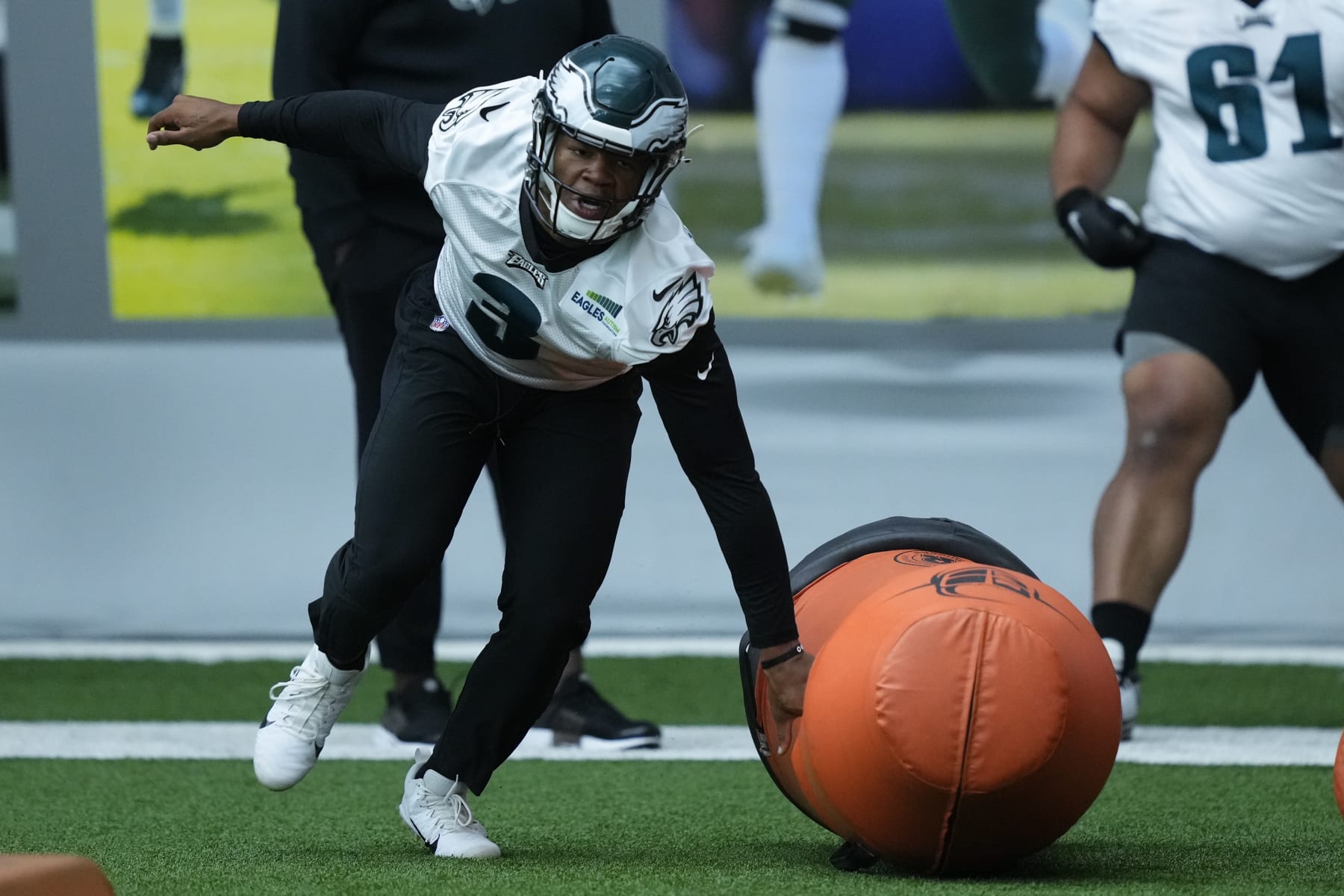 Philadelphia Eagles' Jalen Carter: People's Pick for Defensive Rookie Of  The Year? - Sports Illustrated Philadelphia Eagles News, Analysis and More