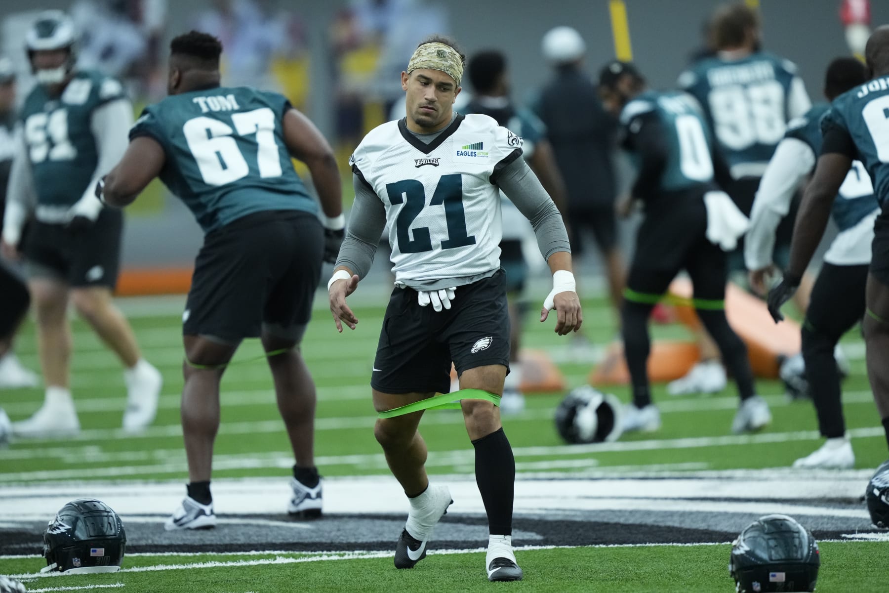 Are any rookies challenging Jalen Carter as best in Eagles' camp?