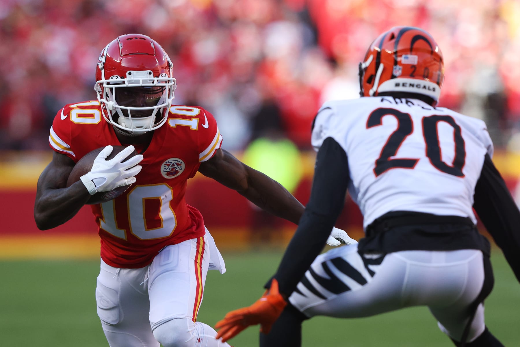 Miami Dolphins WR Tyreek Hill has his eyes set on Eli Apple and the  Cincinnati Bengals on Thursday Night Football - The Phinsider