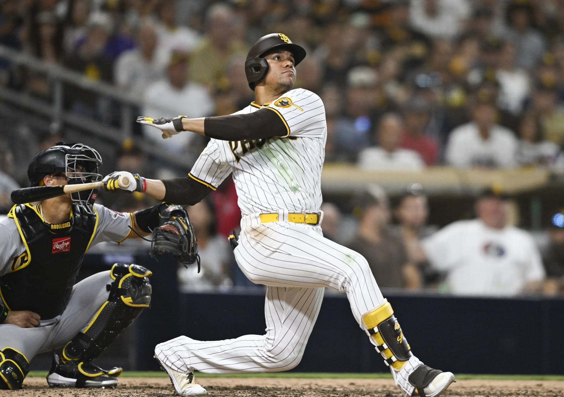 Pirates' Josh Bell returns home to play at Globe Life Park for first time  in MLB career