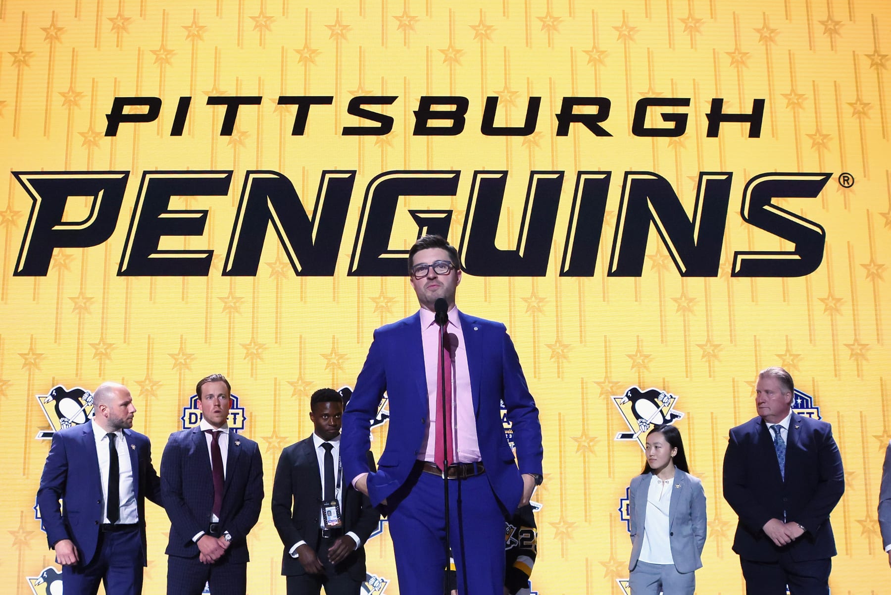 Penguins GM Kyle Dubas gets high marks for landing Erik Karlsson.