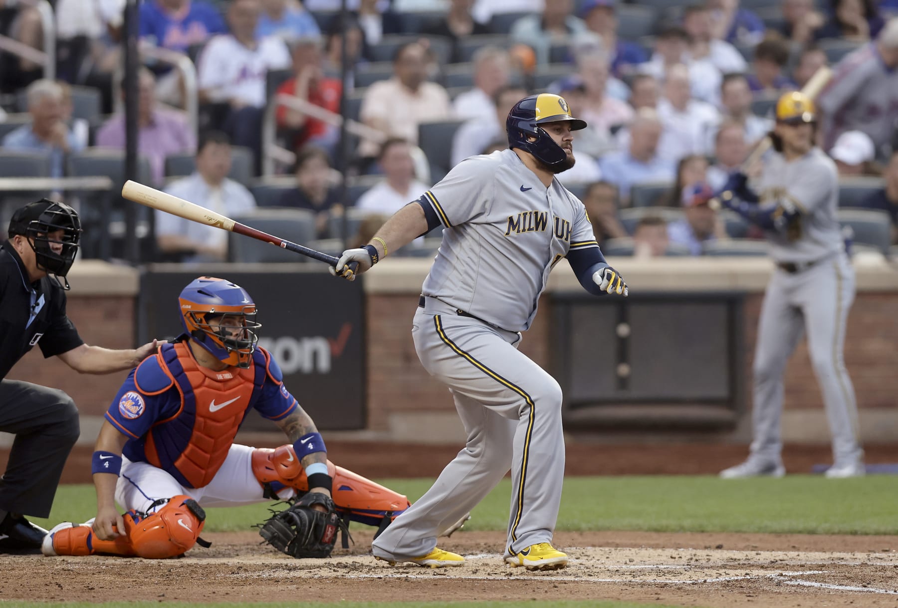 Watch: Minnesota Twins infielder delivers in the clutch against Milwaukee  Brewers All-Star closer