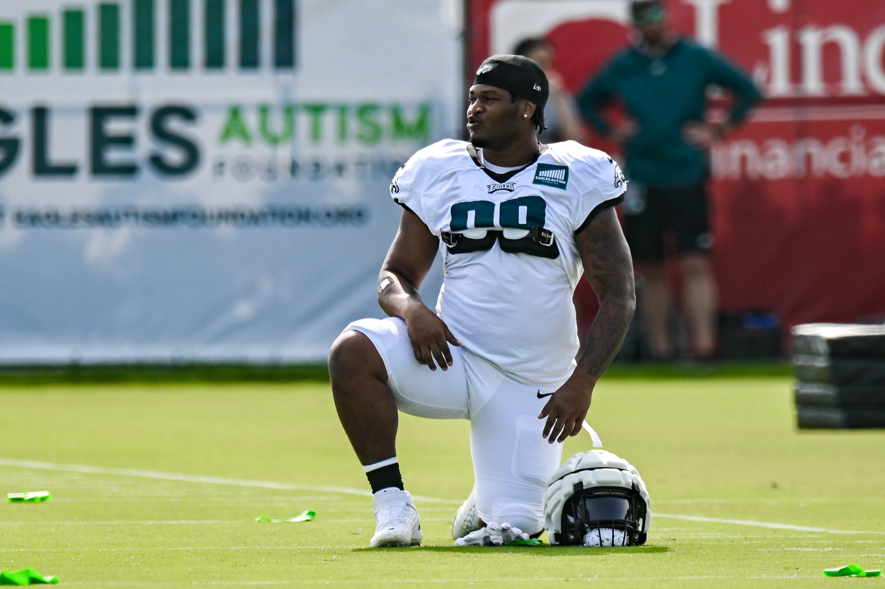 Eagles' Jordan Davis has an appetite for the big time 