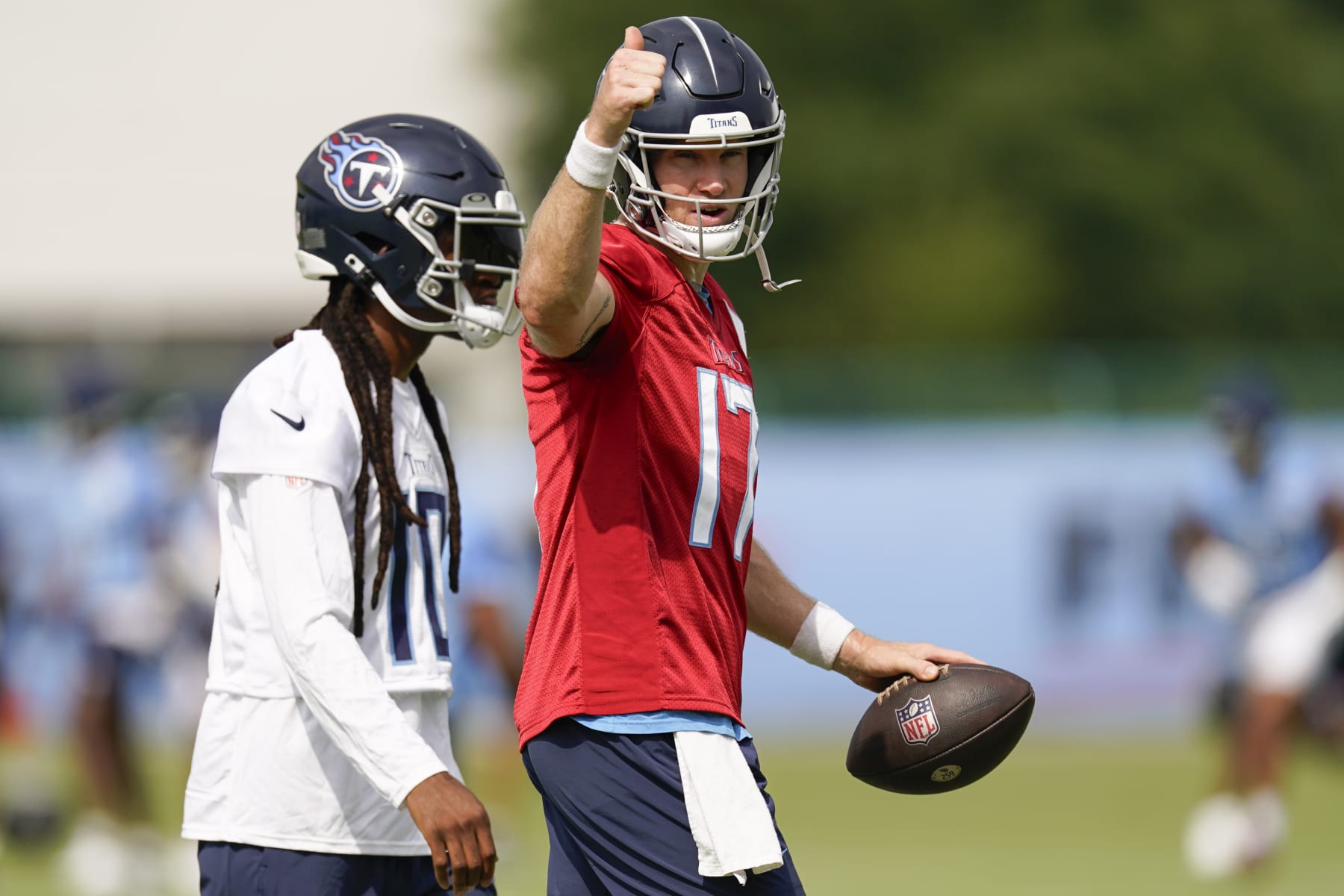 Titans' DeAndre Hopkins Calls Out Cowboys, Giants, 49ers, Lions