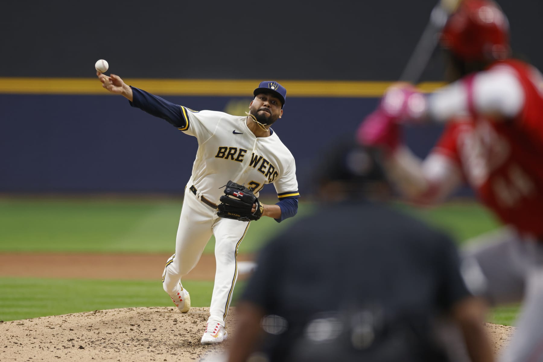 Brewers 2, Padres 1: Ji-Man Choi, Orlando Arcia deliver big hits in 12th  inning