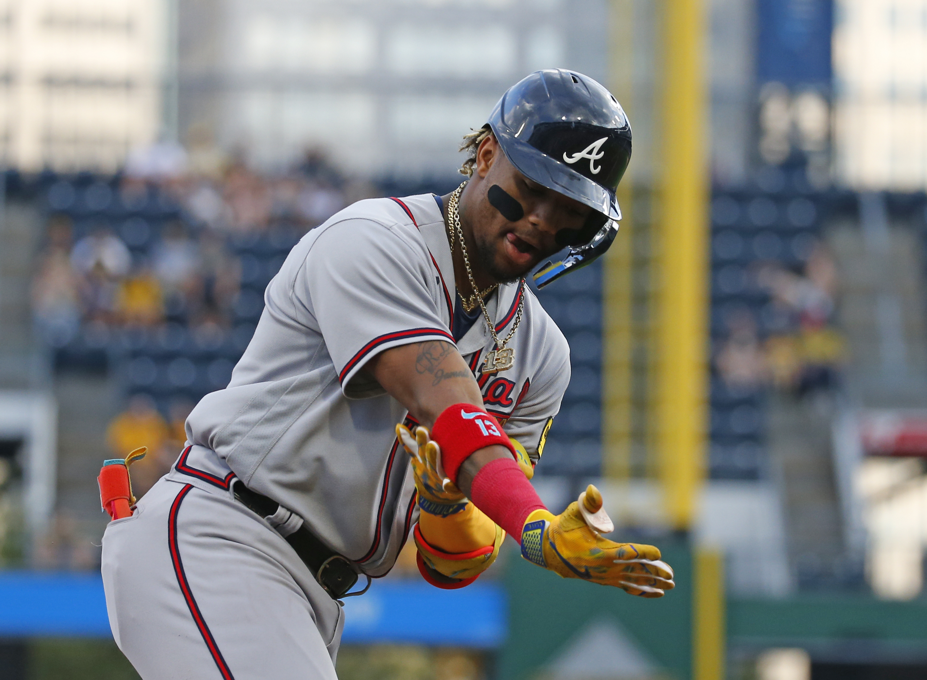 Ronald Acuña Jr. hits 3rd straight leadoff home run and 8th in 8 games 