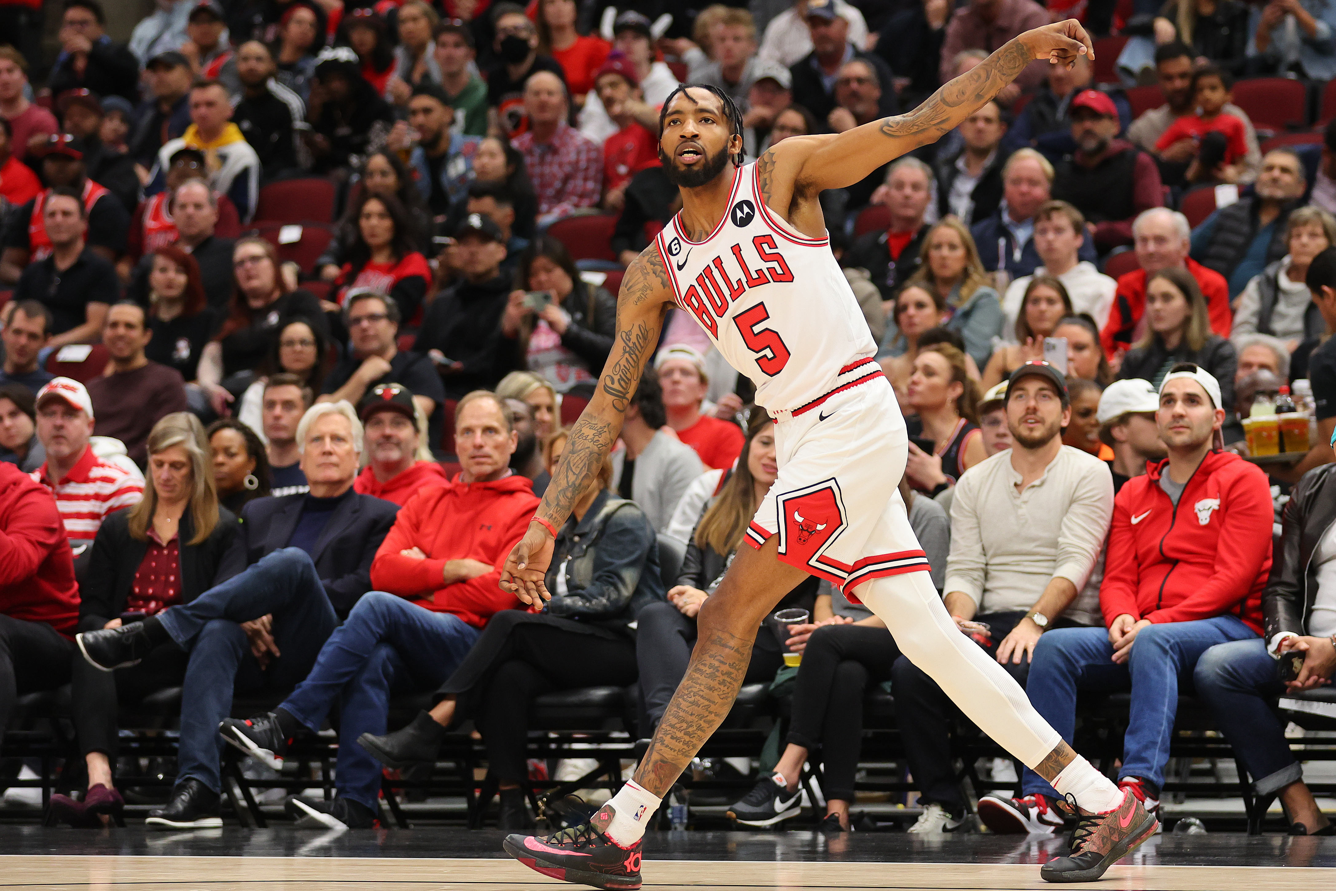 Chicago Bulls' Derrick Jones JR. placed on covid-19 list - AS USA