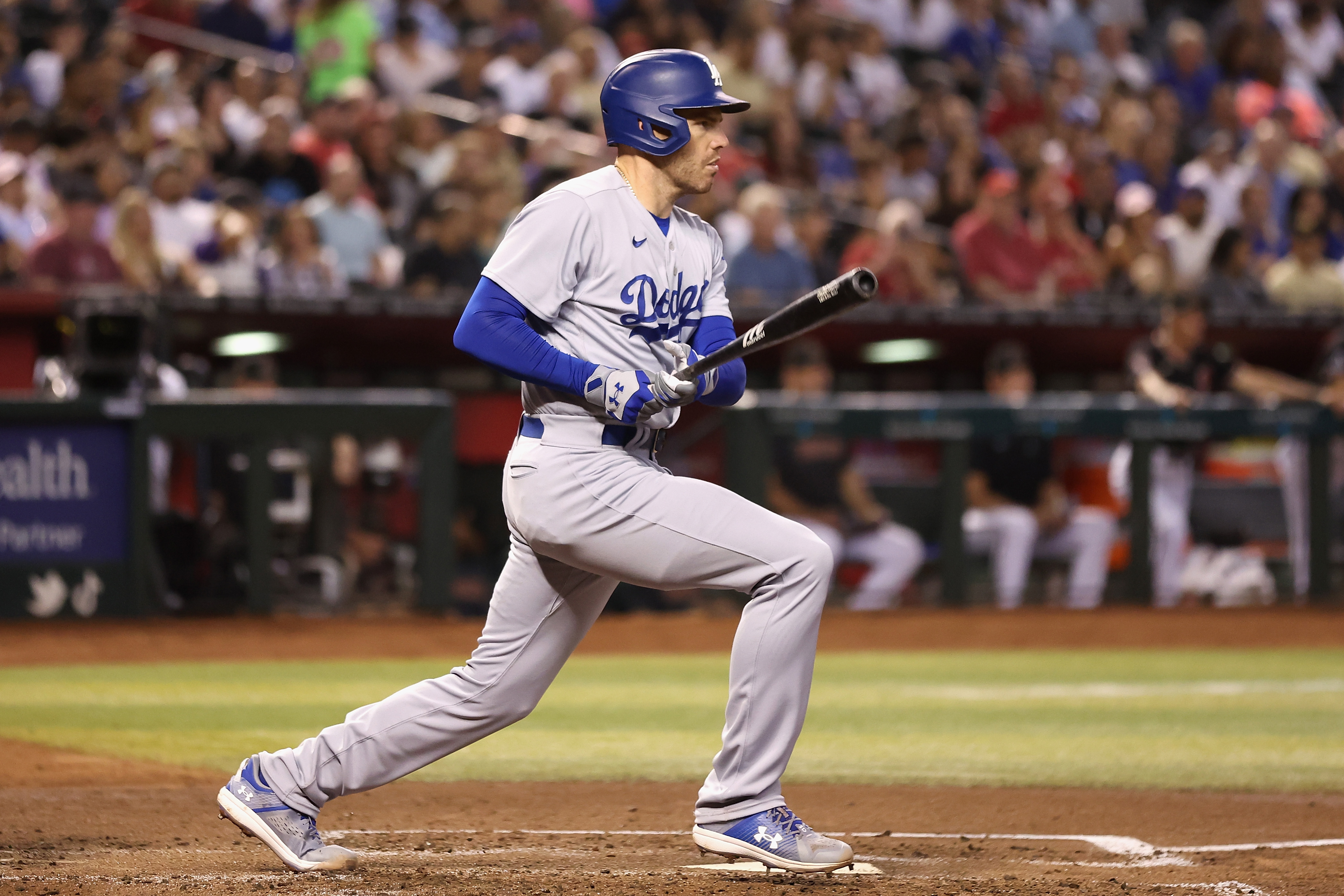 Dodgers' David Peralta delivers game-winner to sweep D-backs