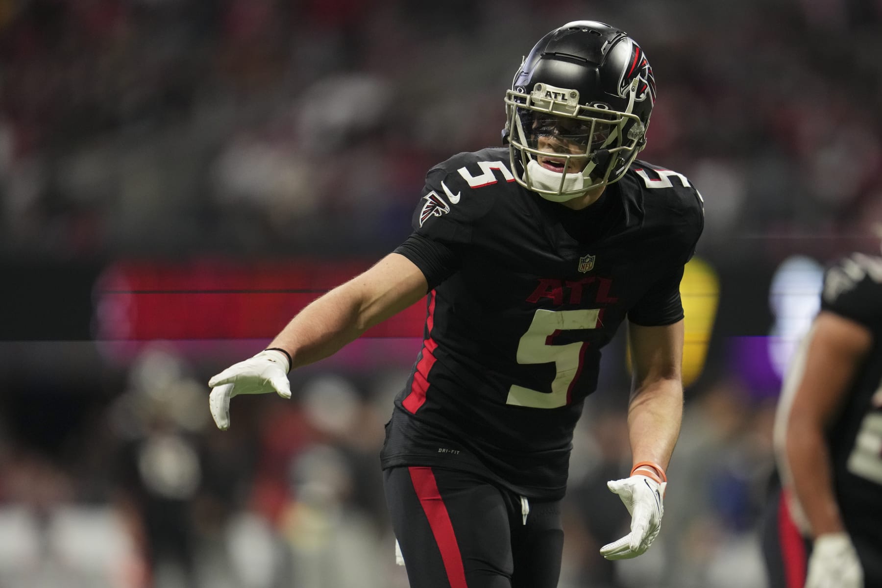 Should fantasy teams bench Falcons WR Drake London in Week 2?