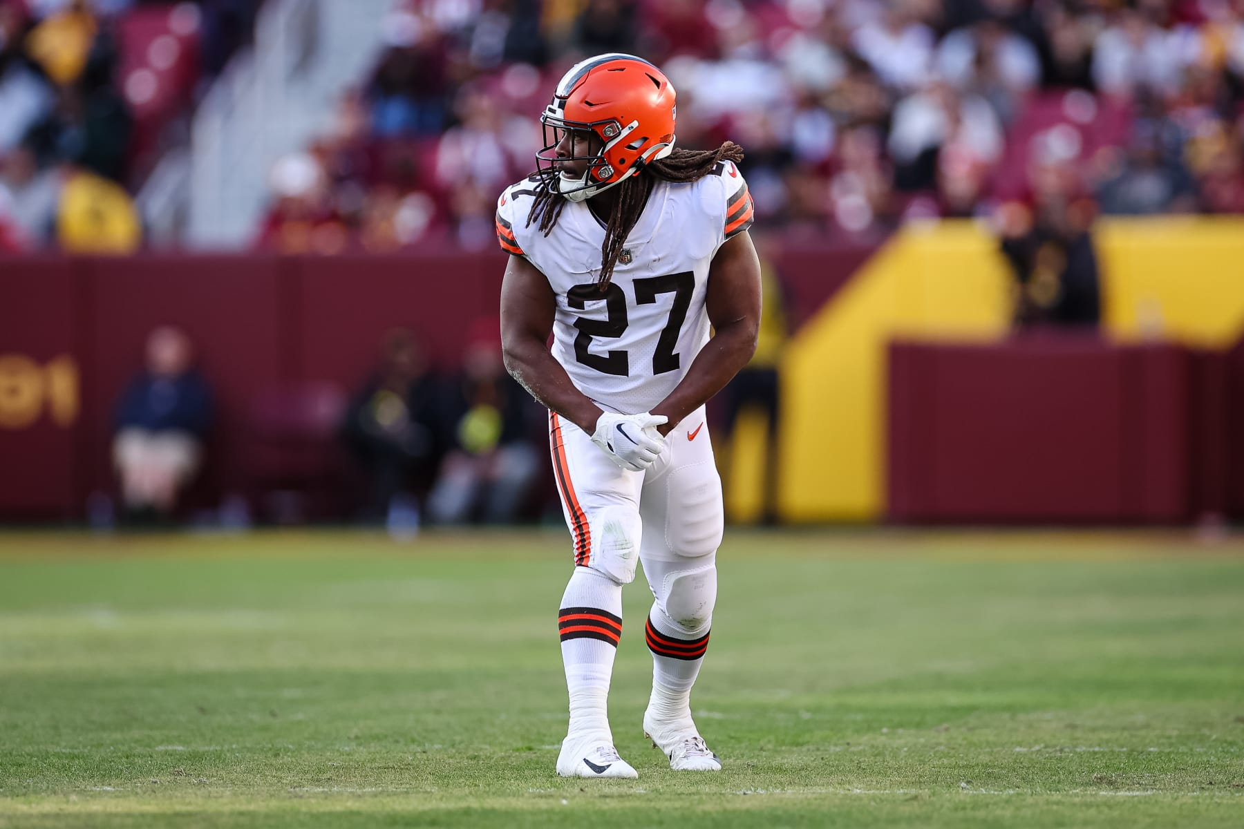 Kareem Hunt is currently visiting with the Browns, per source