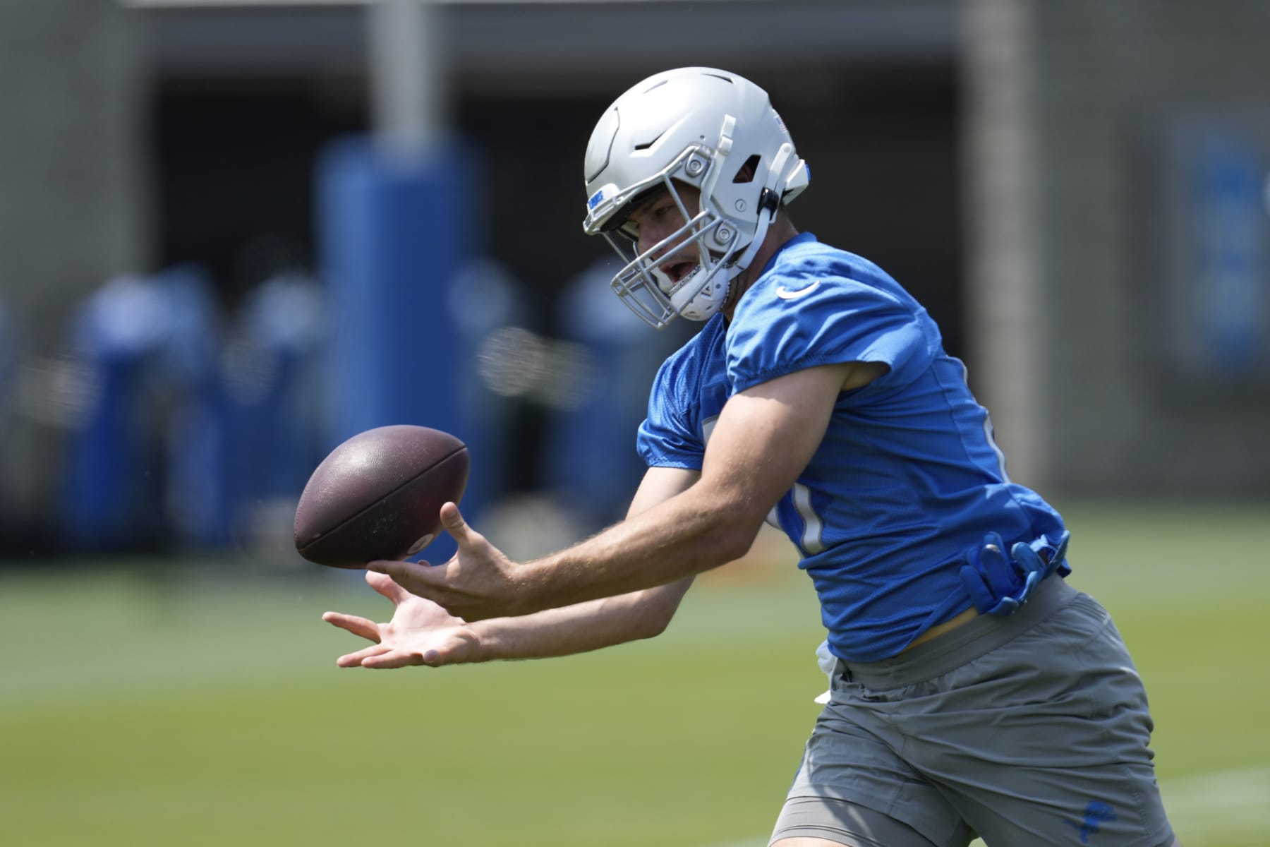 NFL Rookies to Wear New Jersey Patch in 2023 : r/sportsthreads