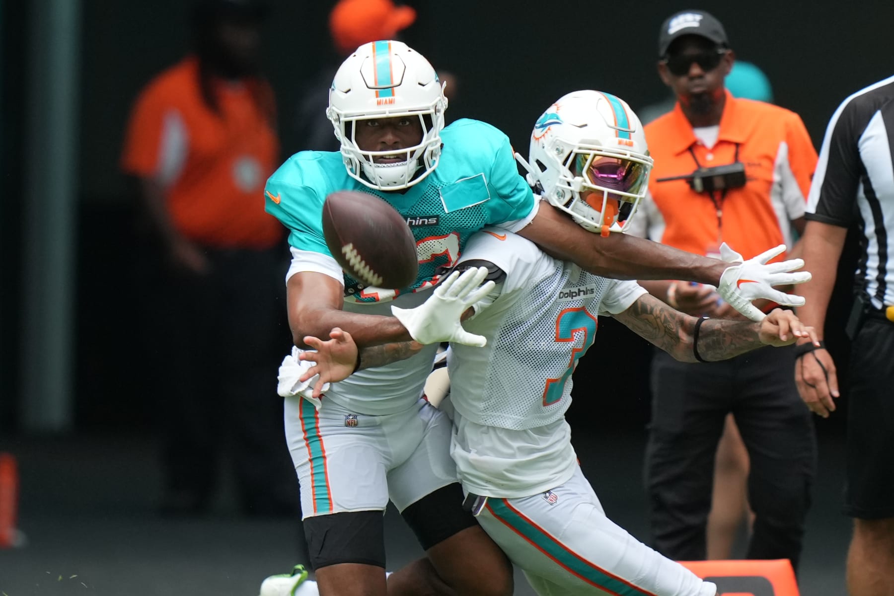 Dolphins' Xavien Howard announces his arrival as the NFL's best