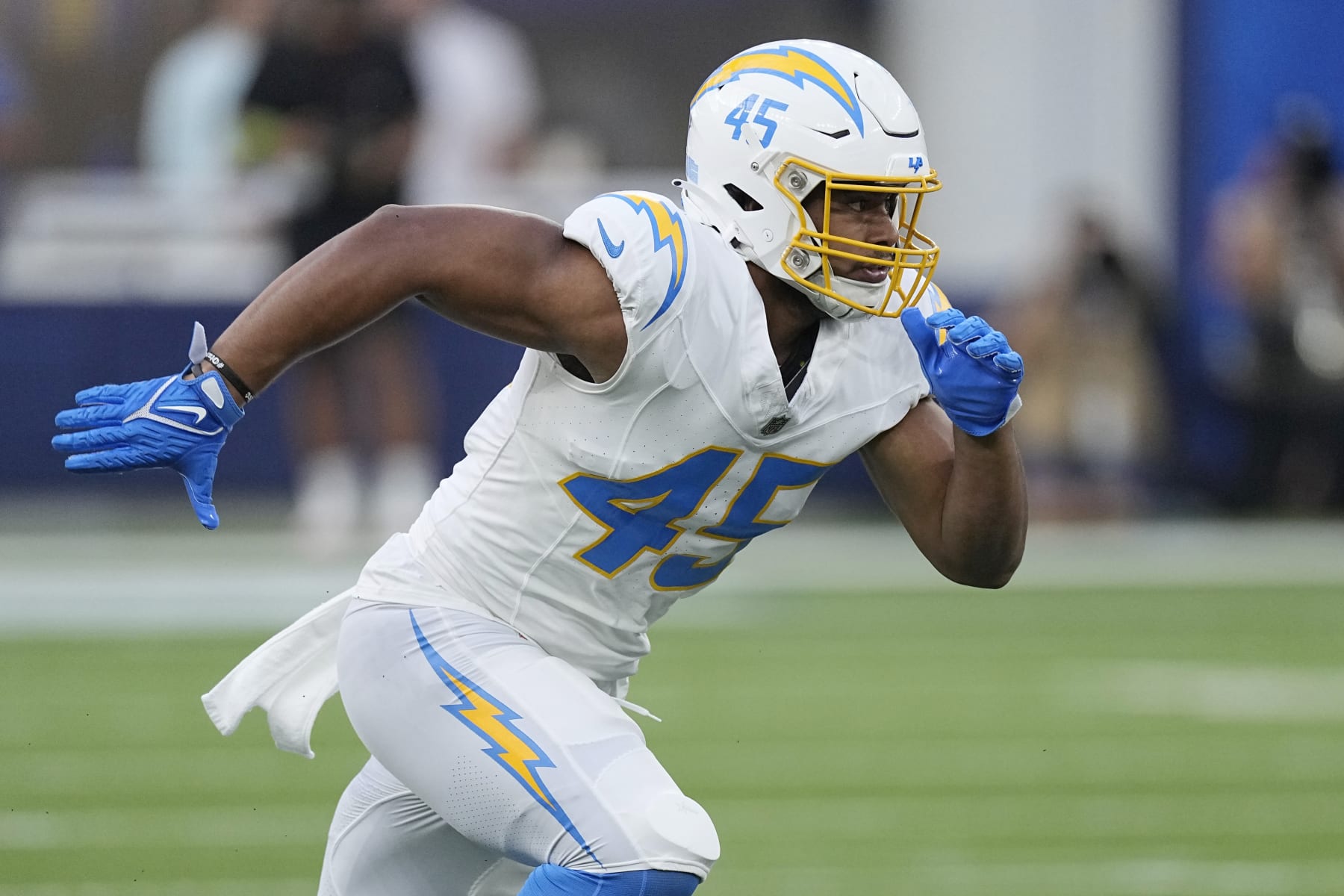 Khalil Mack's 6 Sacks for Chargers in Revenge Game vs. Raiders Leaves Fans  Furious, News, Scores, Highlights, Stats, and Rumors