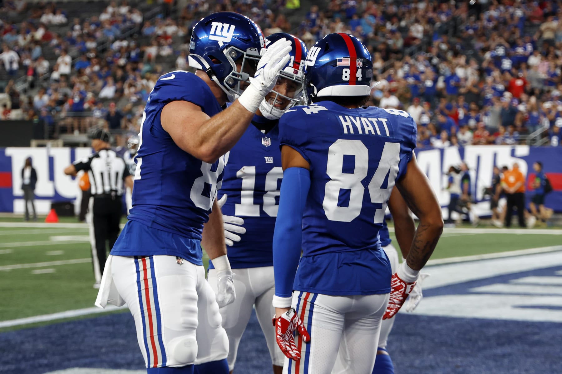 Jones, Waller and Hyatt deliver as Giants offense makes impressive  preseason debut