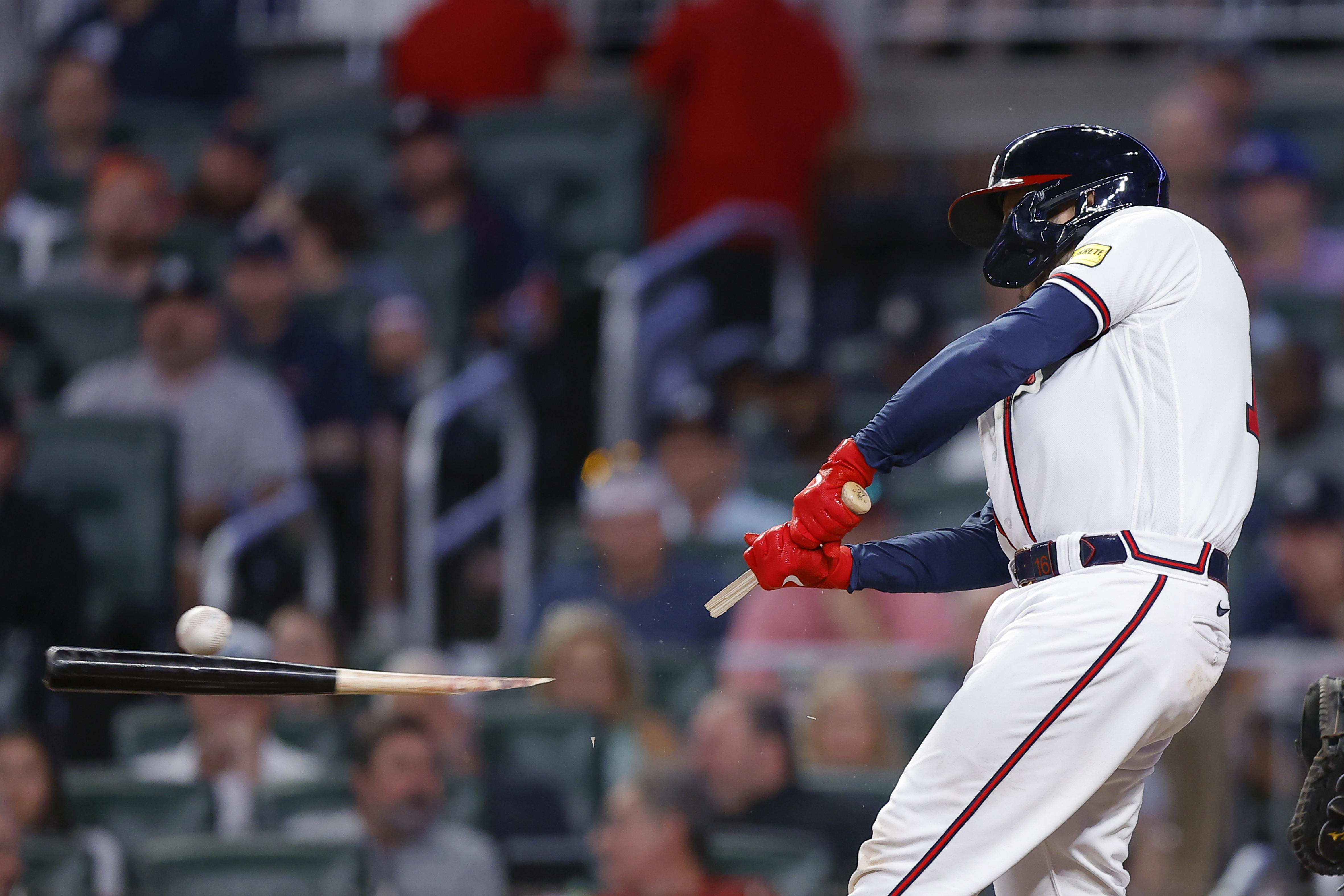 Eddie Rosario comes up clutch for Braves in 6-5 win over Giants