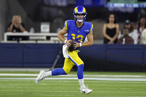 Raiders-Rams preseason game: Jimmy Garoppolo looks sharp in