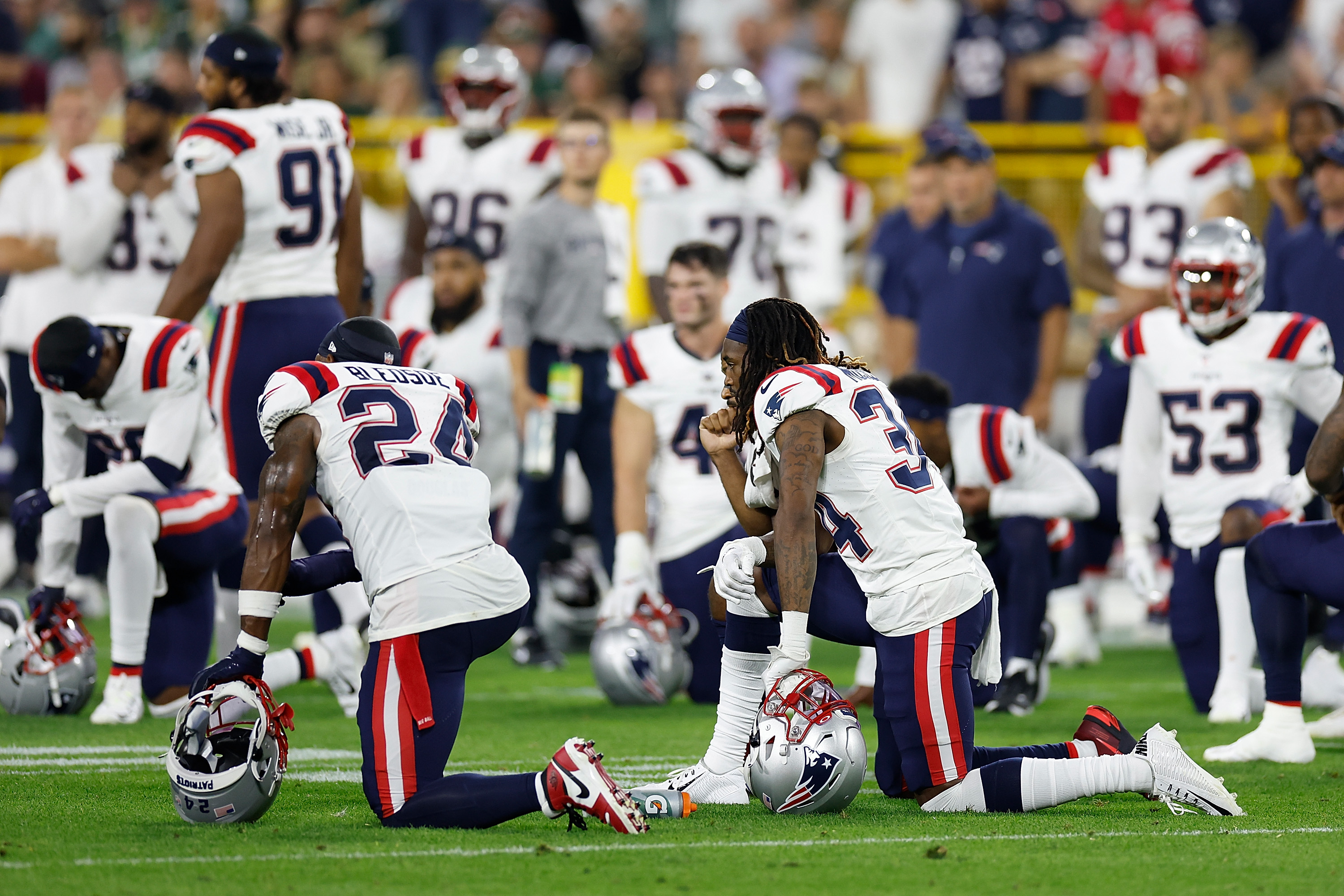 Patriots defeat Packers, 21-17, in suspended preseason game