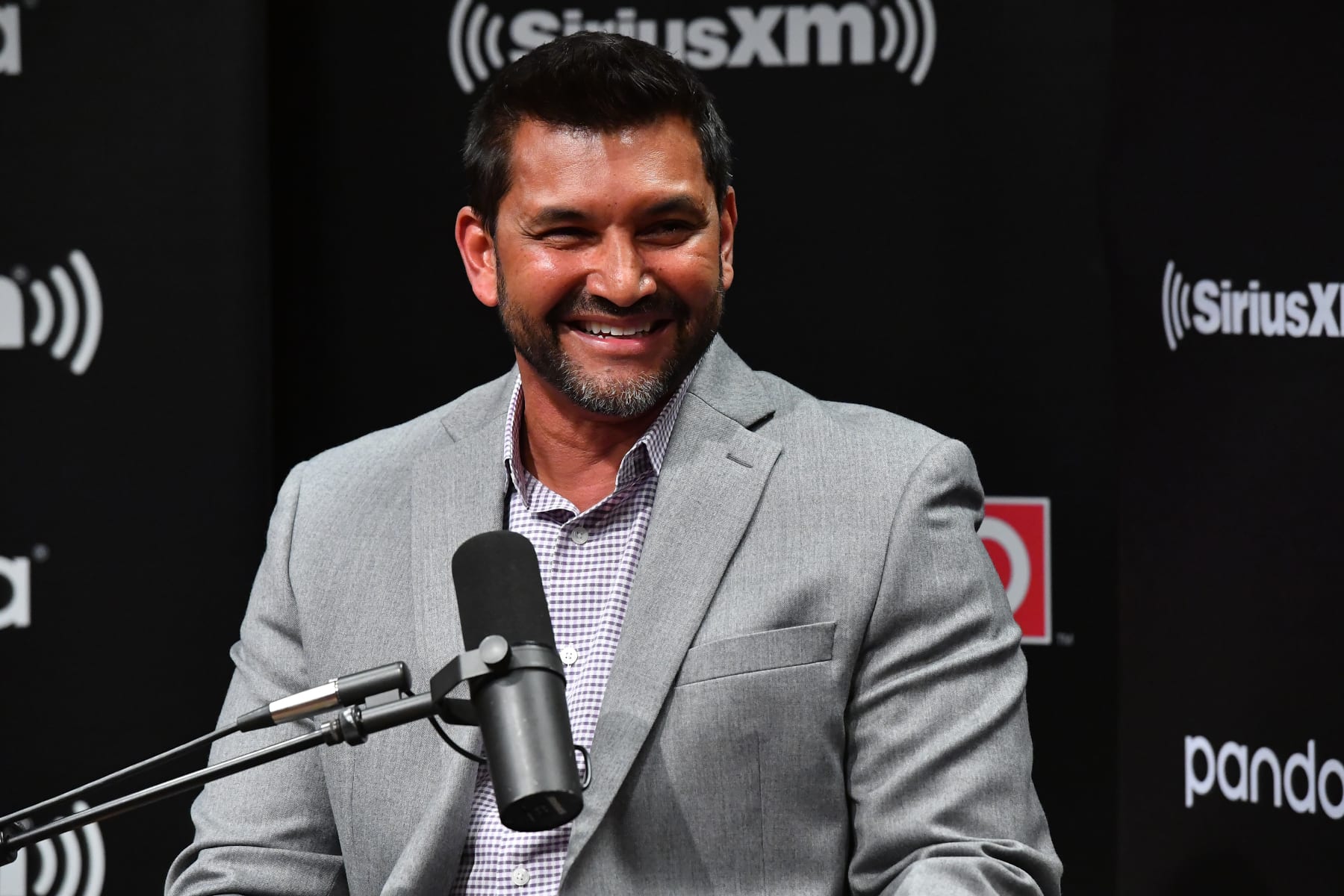 Dave Martinez agrees to contract extension with the Nationals