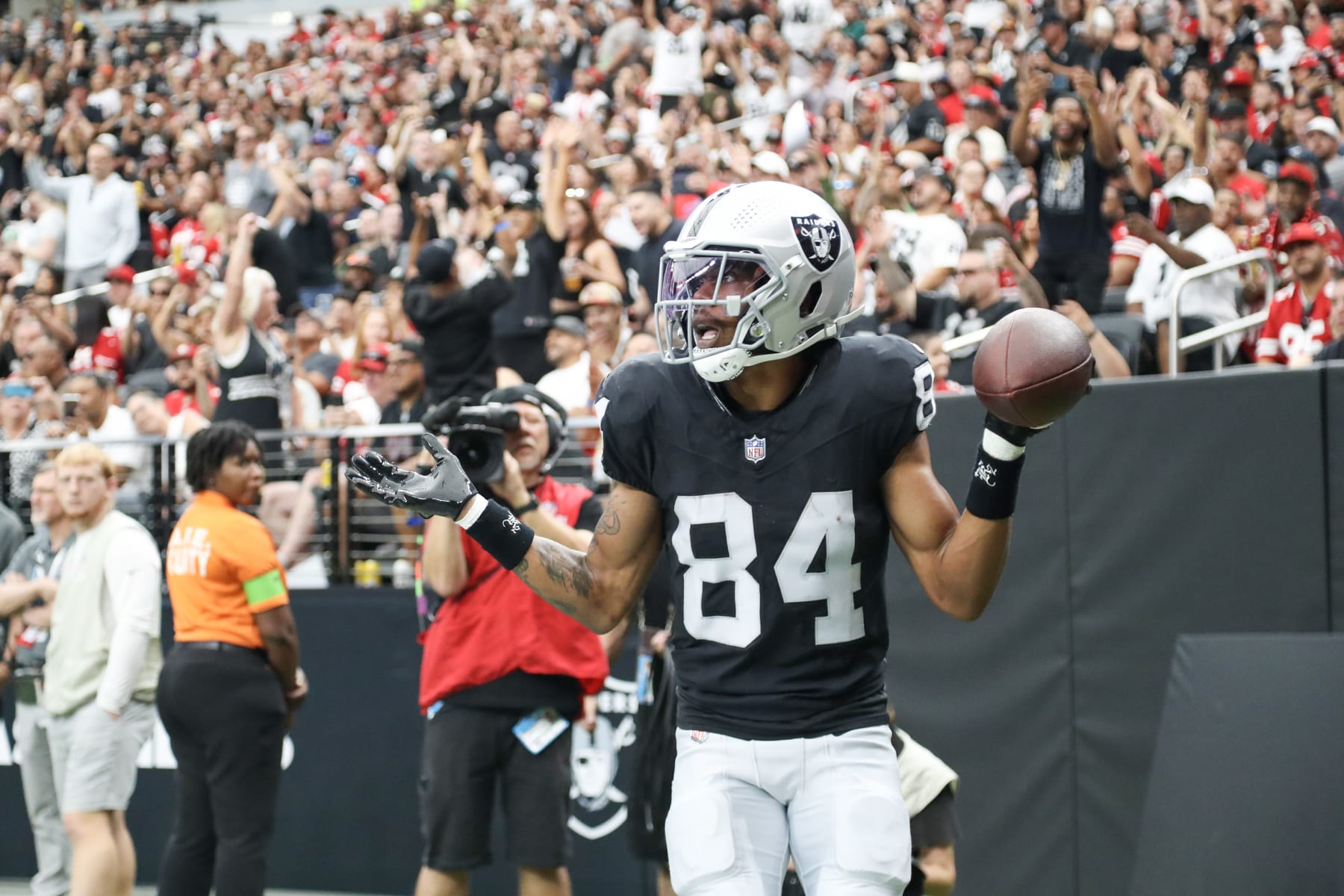 Raiders news 8/26: Raiders make series of roster moves ahead of cutdown day  - Silver And Black Pride