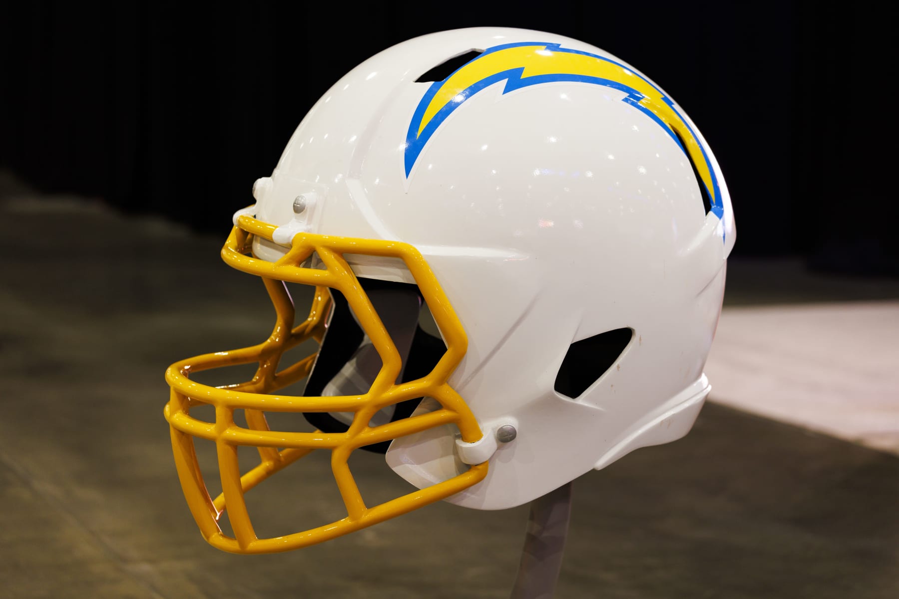 Countdown to camp: Natrone Means best Los Angeles Chargers to wear 20