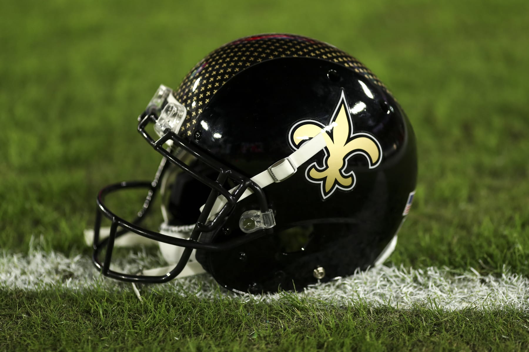 Saints will debut all-black helmet this season