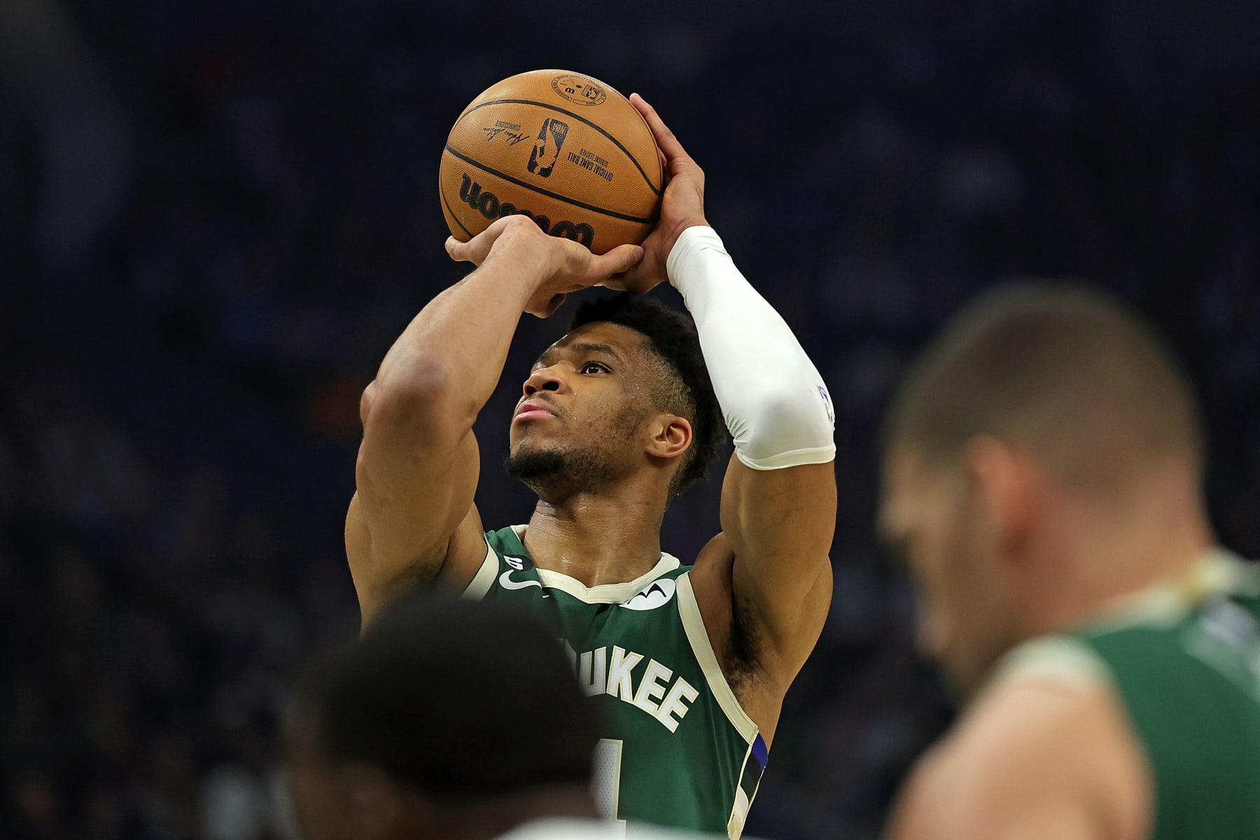 Giannis wants more from Bucks to sign NBA extension: report