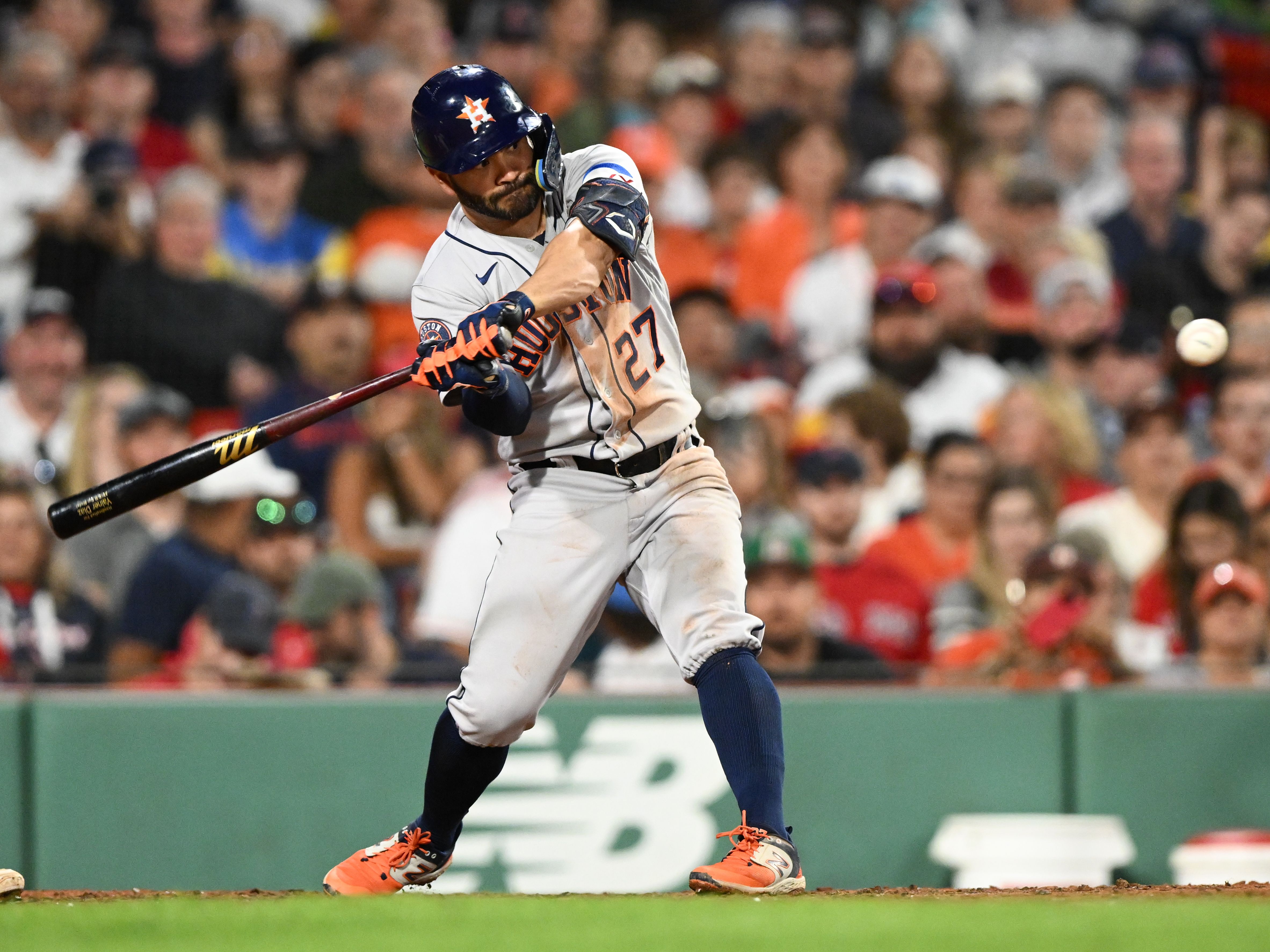 Astros' Alex Bregman gives All-Star Game MVP car to his mom