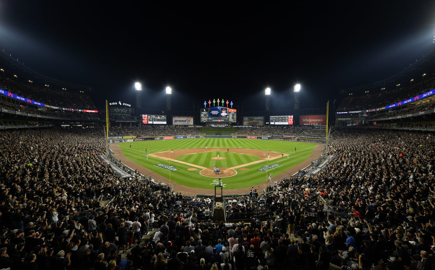 Chicago White Sox consider Nashville for a new stadium, according