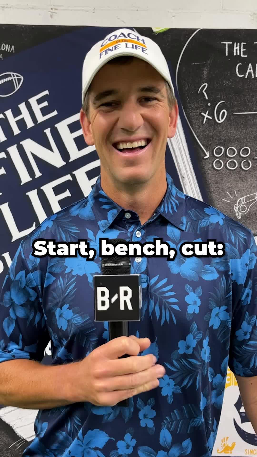 Former quarterback Eli Manning rocks new Death Row chain in interview with  Snoop Dogg and Peyton Manning