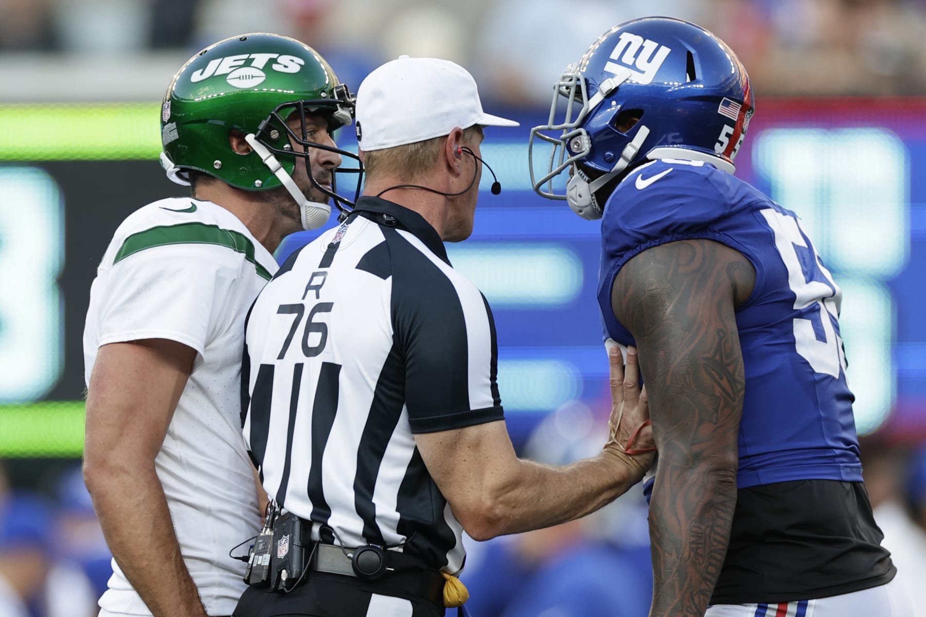 Jets QB Aaron Rodgers accuses Giants' Jihad Ward of 'making s--- up' in  beef, TV News