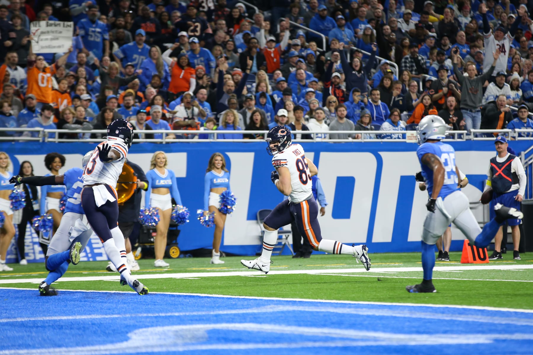 Chicago Bears tight end Cole Kmet agrees to terms on four-year, $50M  contract extension with Bears