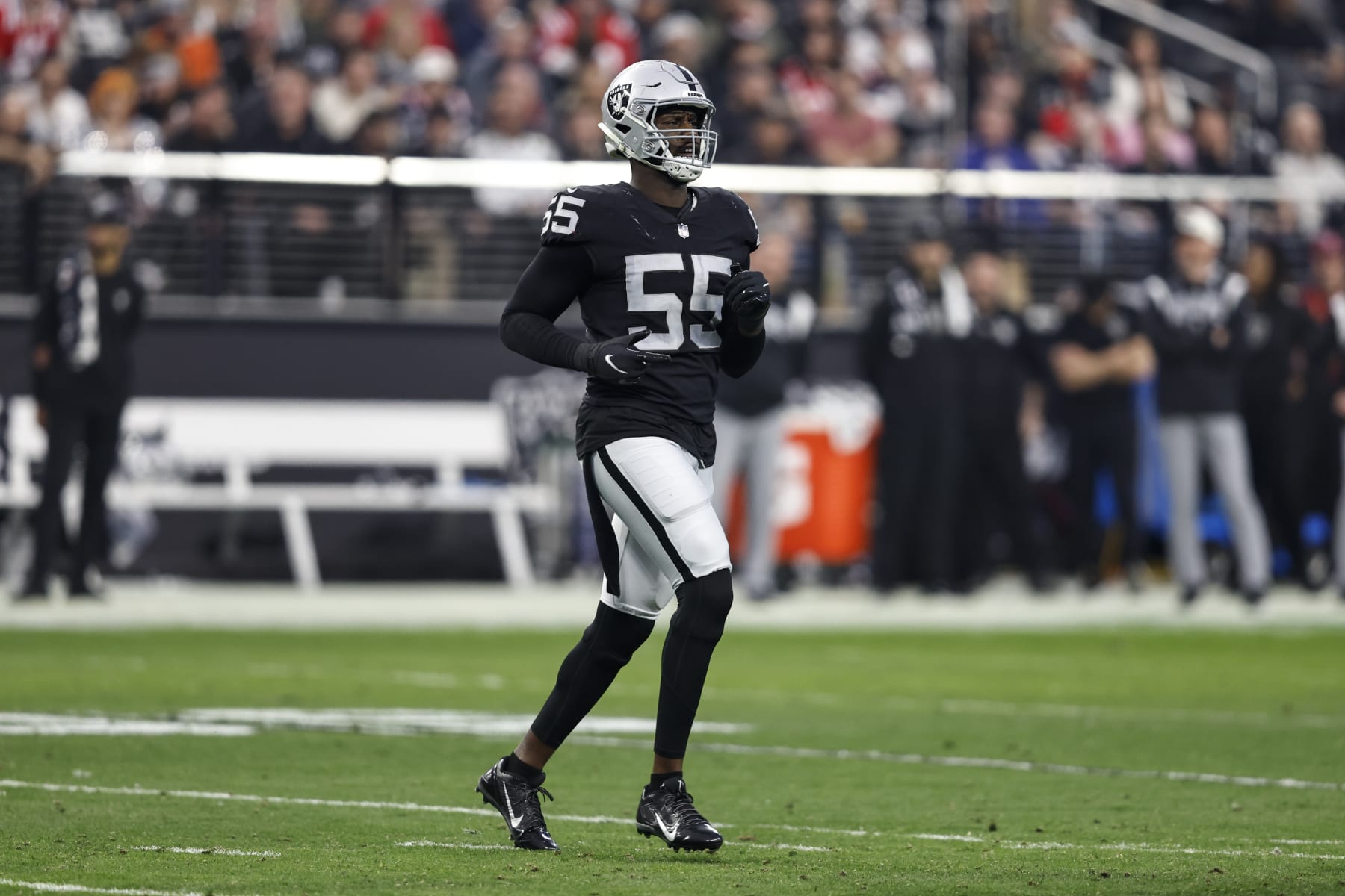 Raiders' Chandler Jones lean, healthy, ready for fresh start in