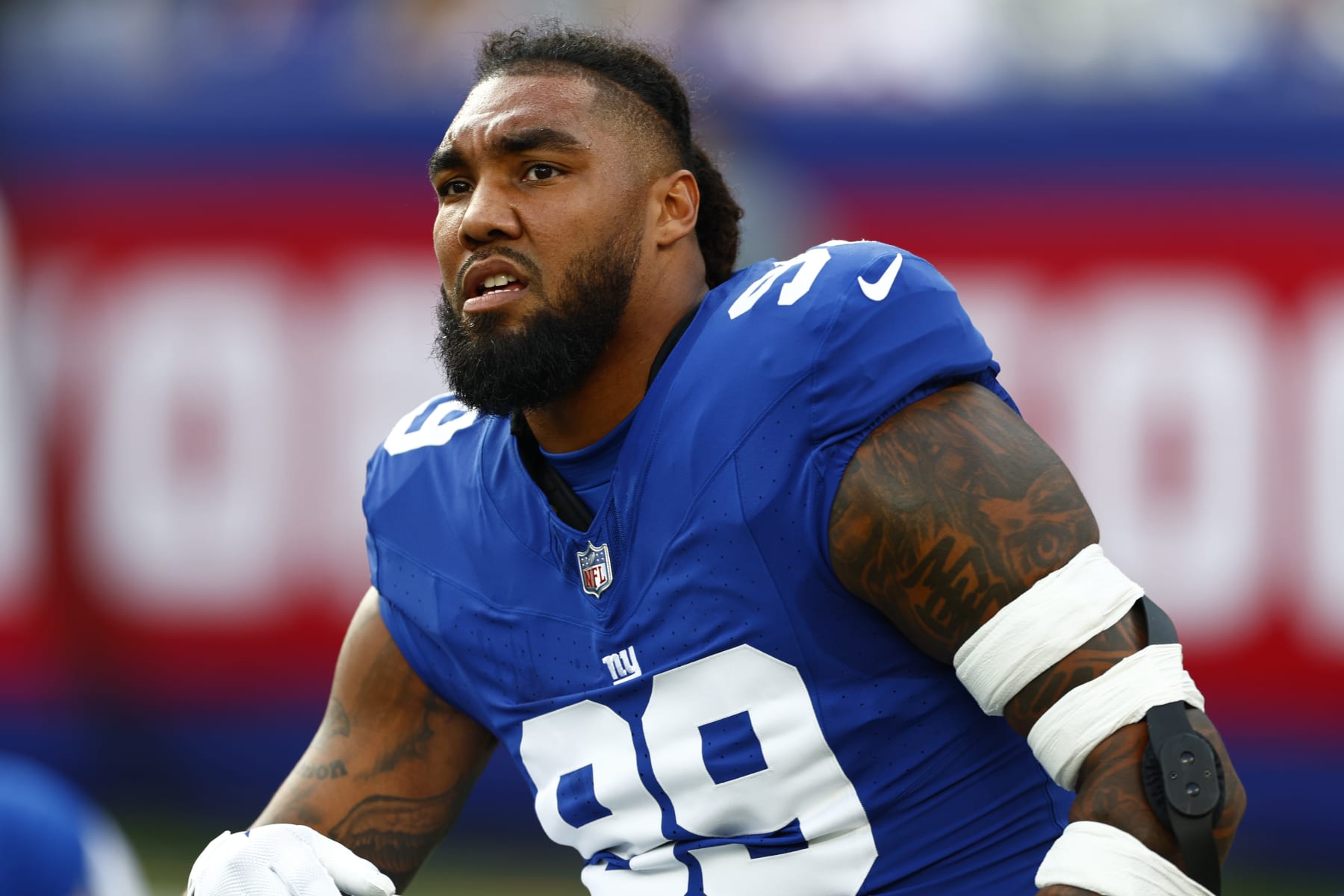 Leonard Williams of the New York Giants looks on in the first half News  Photo - Getty Images