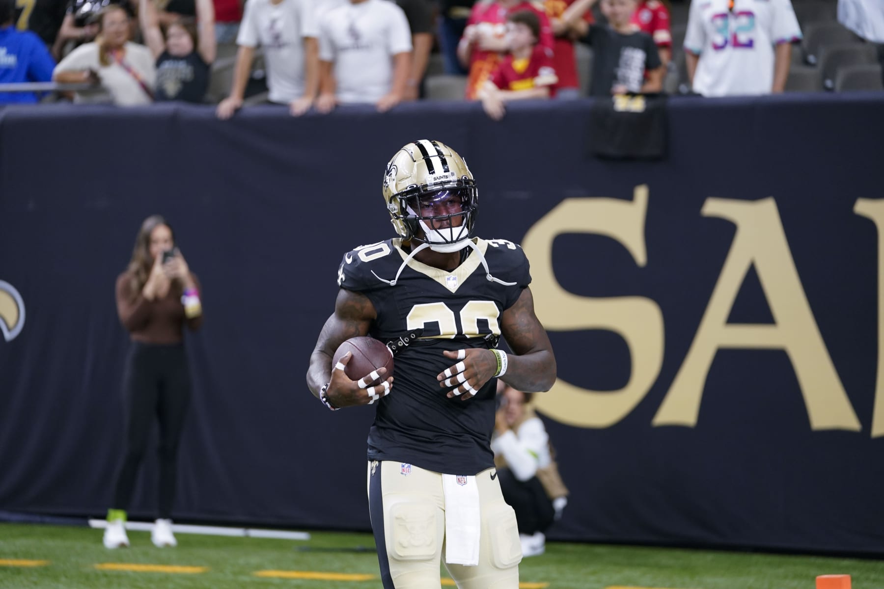 Vikings vs Saints prop betting picks: X best bets for Sunday's game