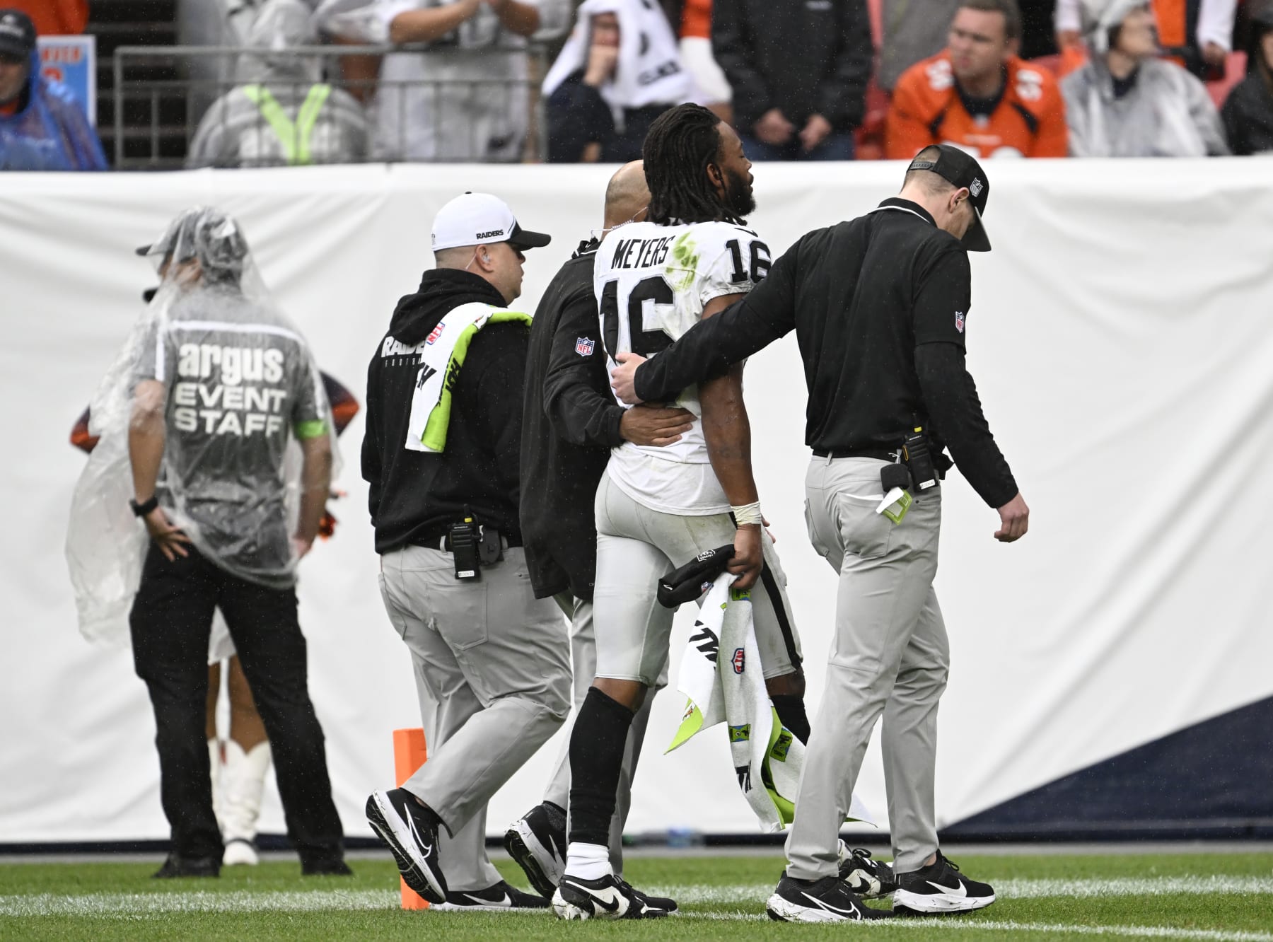 Garoppolo and Meyers spoil Payton's Denver debut in Raiders' 7th
