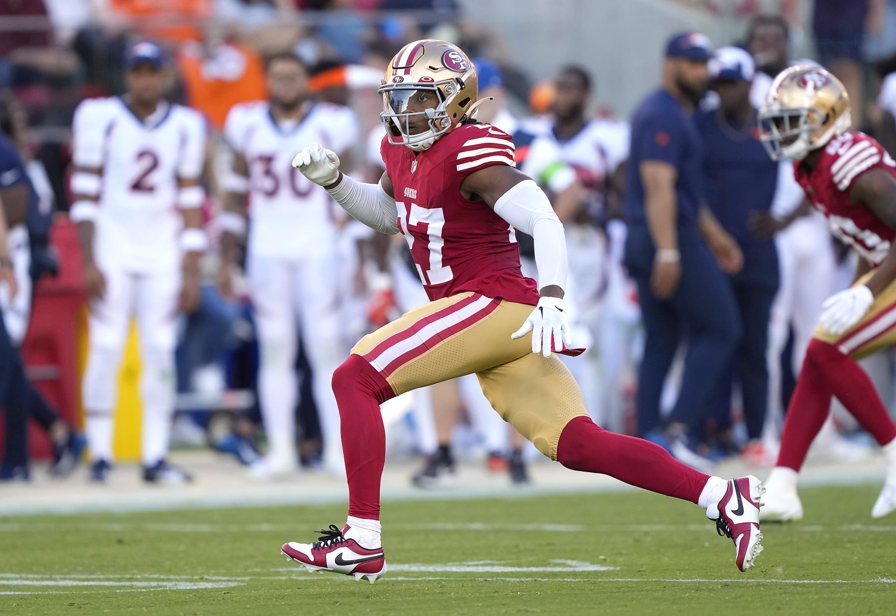 San Francisco 49ers CUTTING Elijah Mitchell Per Bleacher Report