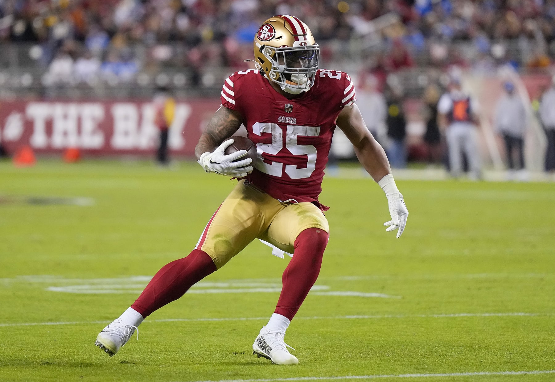 San Francisco 49ers CUTTING Elijah Mitchell Per Bleacher Report