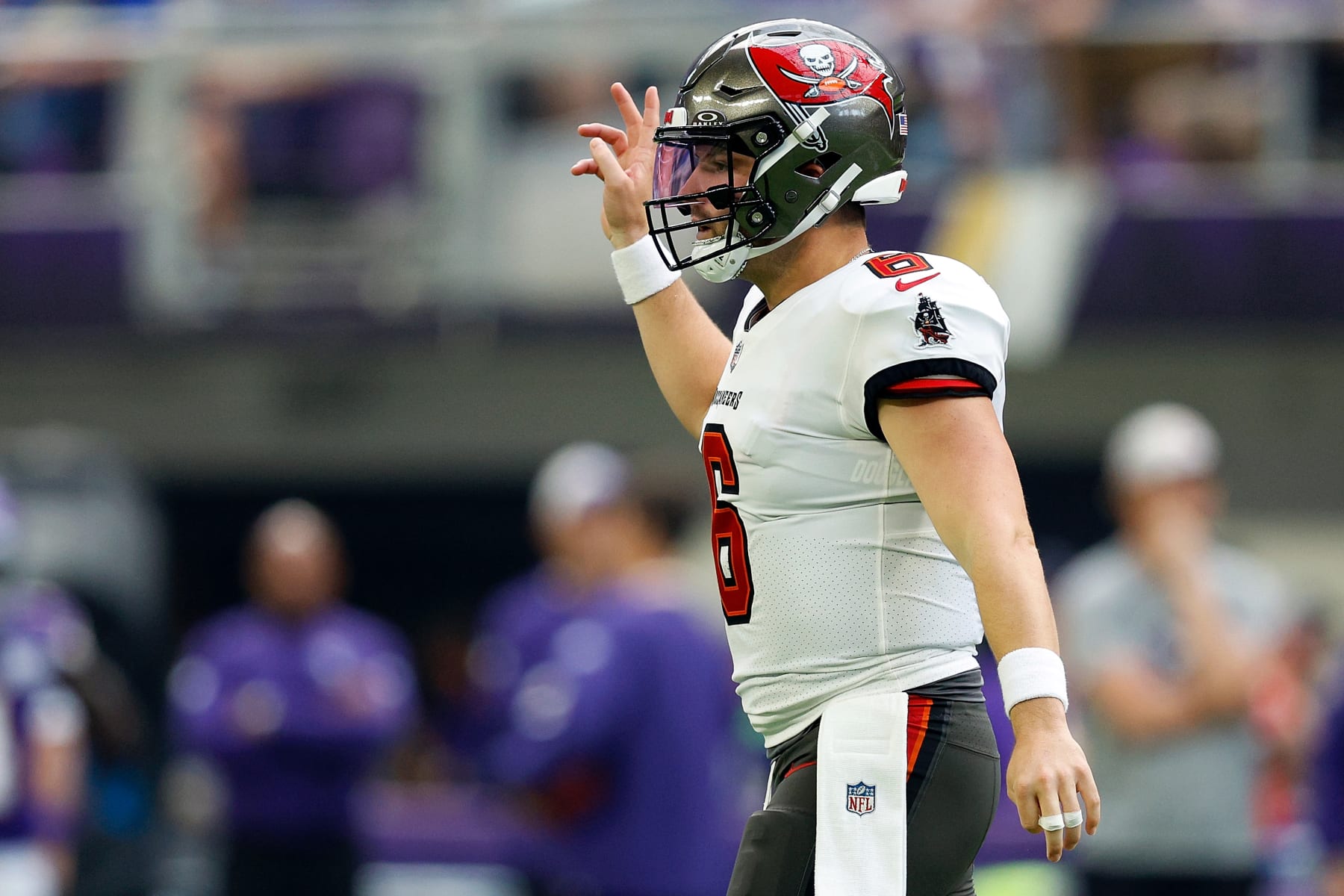 Baker Mayfield knew Vikings' hand signals in Bucs win - ESPN