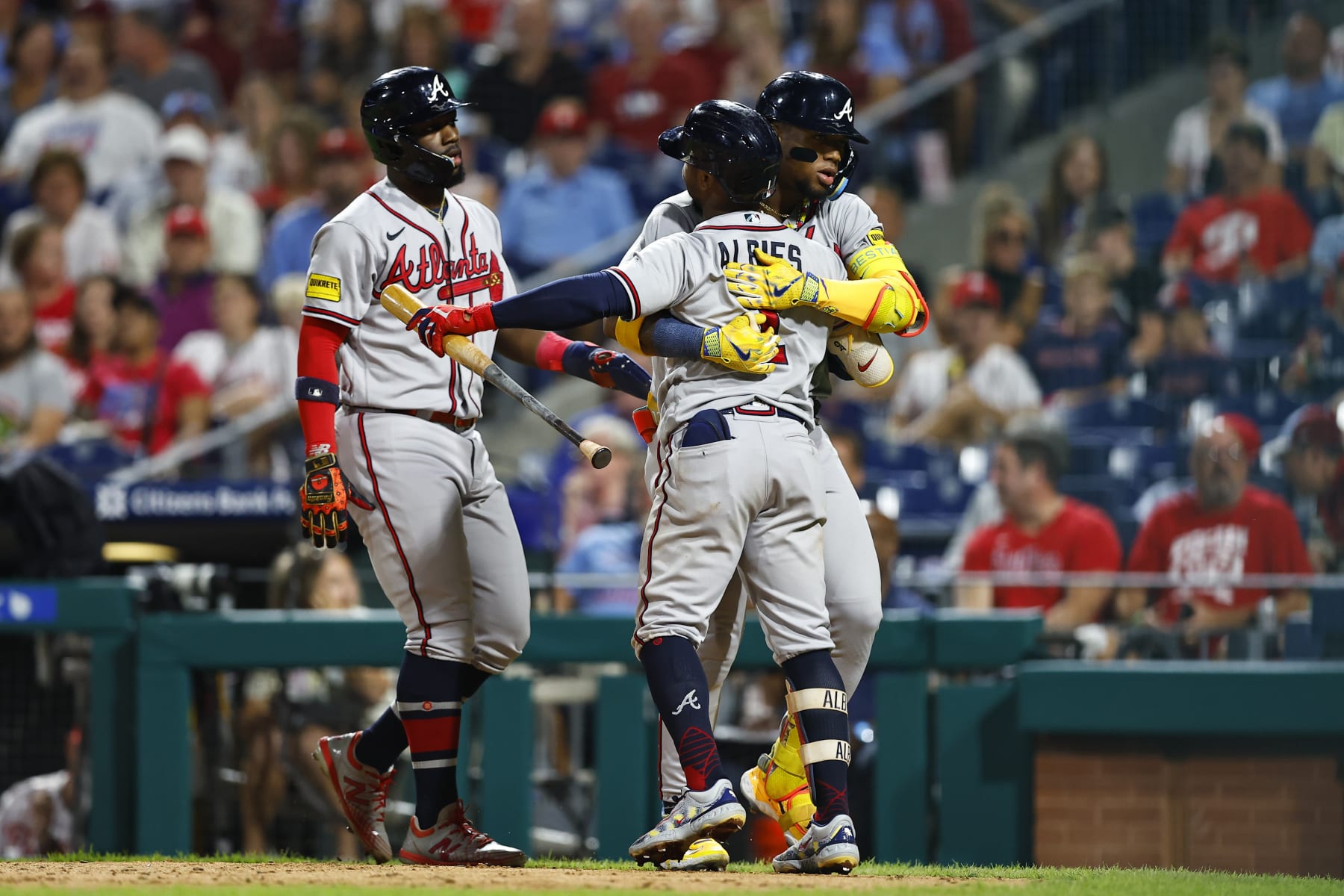 Braves clinch 2nd straight NL East title, eliminate Giants