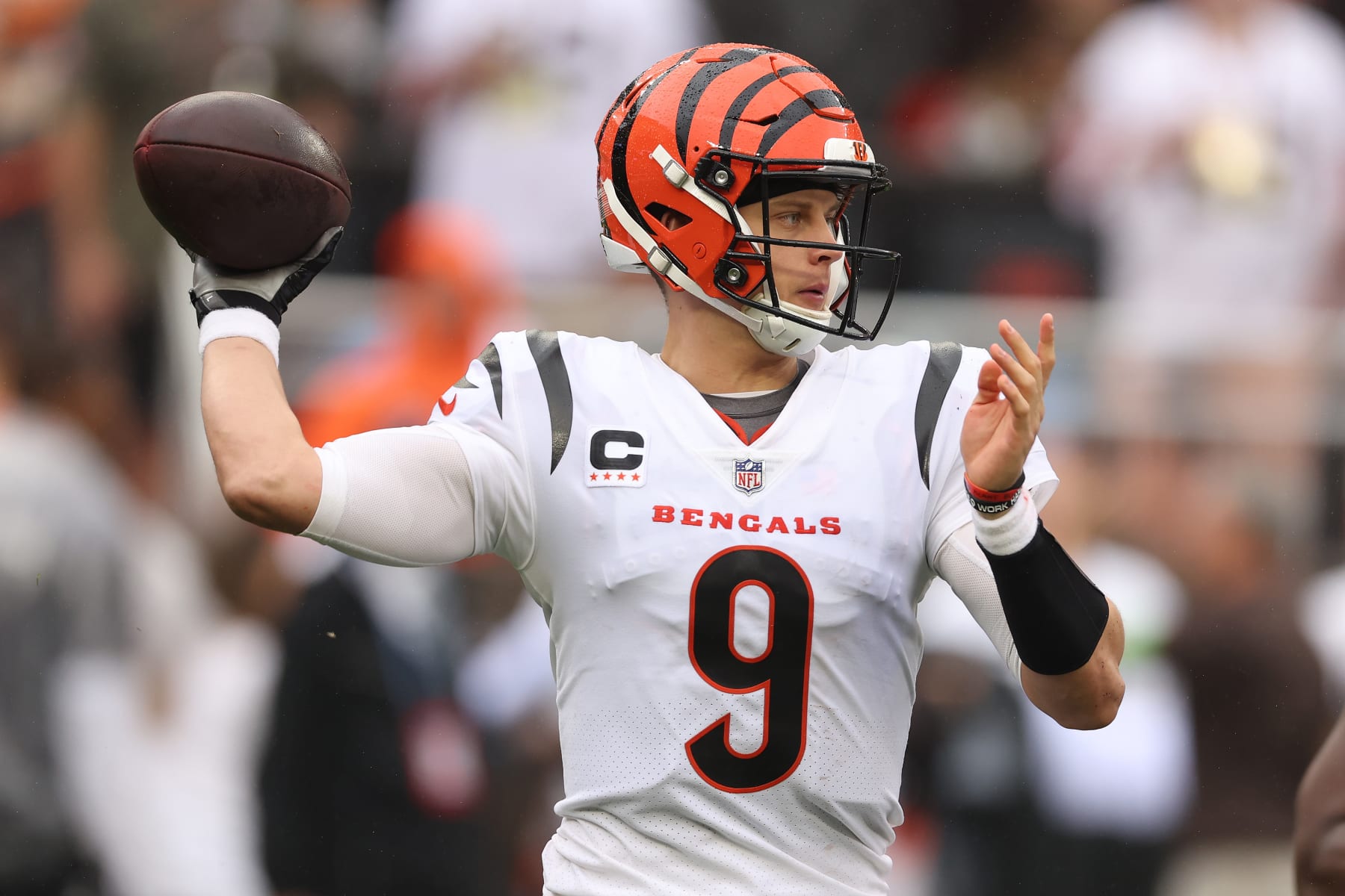CLEVELAND, OHIO - SEPTEMBER 10: Joe Burrow #9 of the Cincinnati Bengals plays against the Cleveland Browns at Cleveland Browns Stadium on September 10, 2023 in Cleveland, Ohio. (Photo by Gregory Shamus/Getty Images)