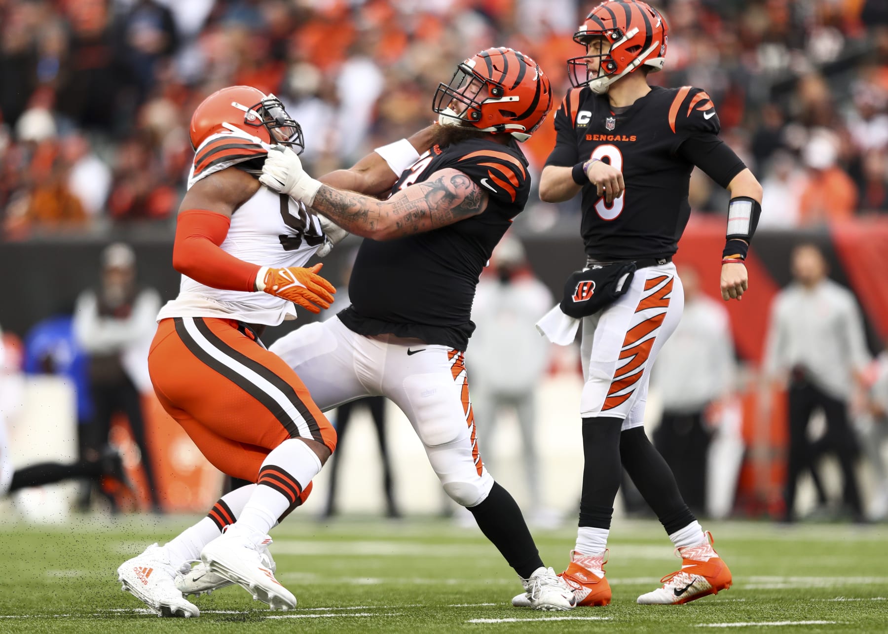 Cincinnati Bengals offensive tackle Fred Johnson (74) warms up