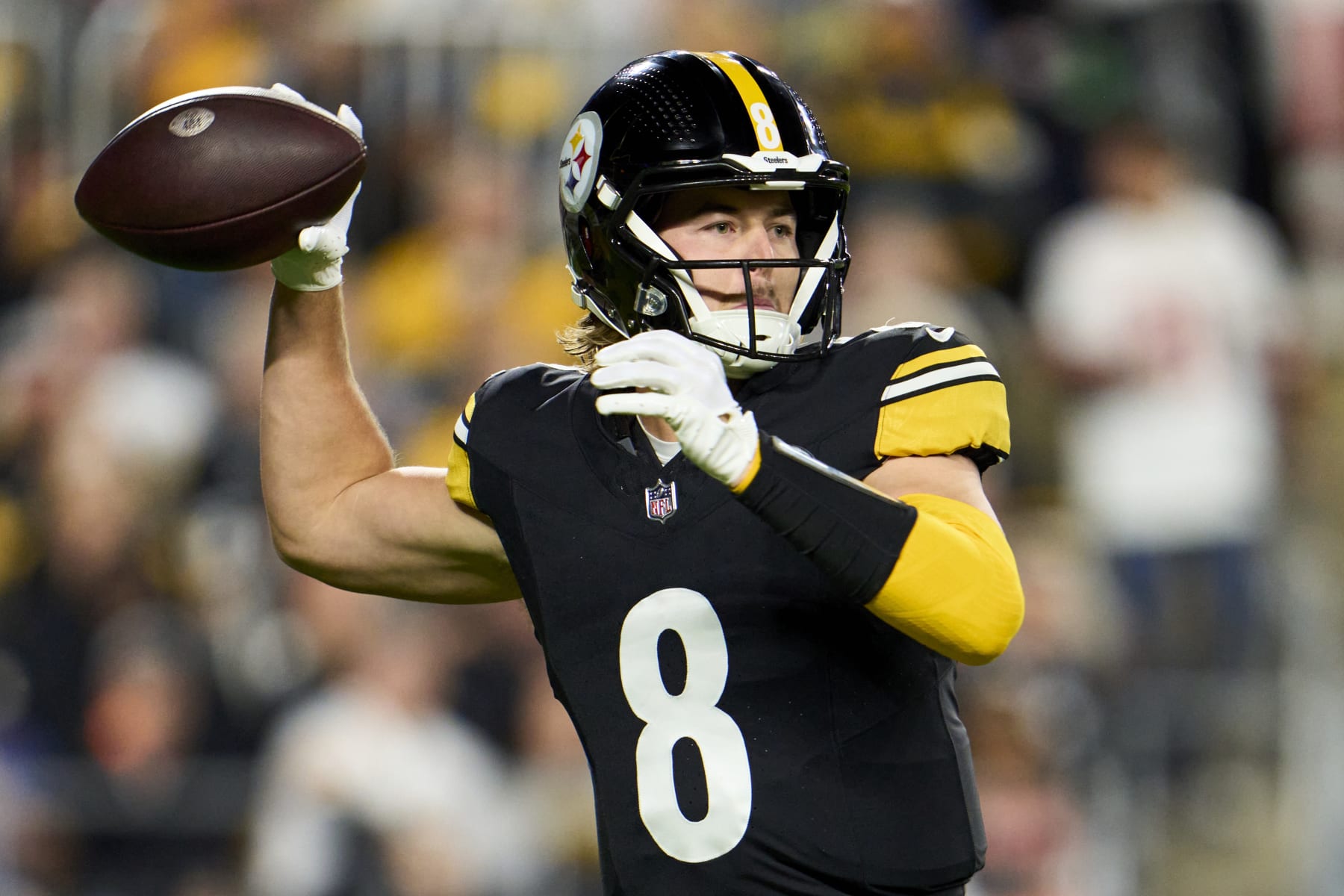 Sunday Night Football odds, line, spread: Steelers vs. Raiders