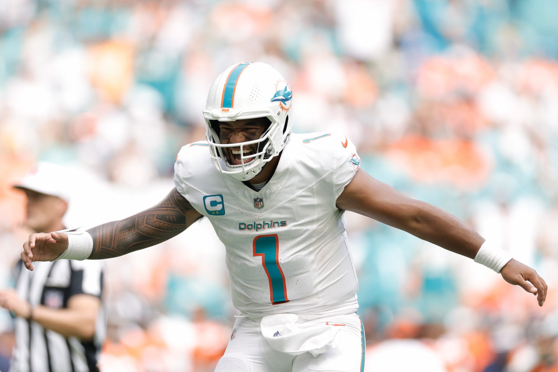 Miami Dolphins on X: .@ffvmousvon_ gets through for the TOUCHDOWN!   / X