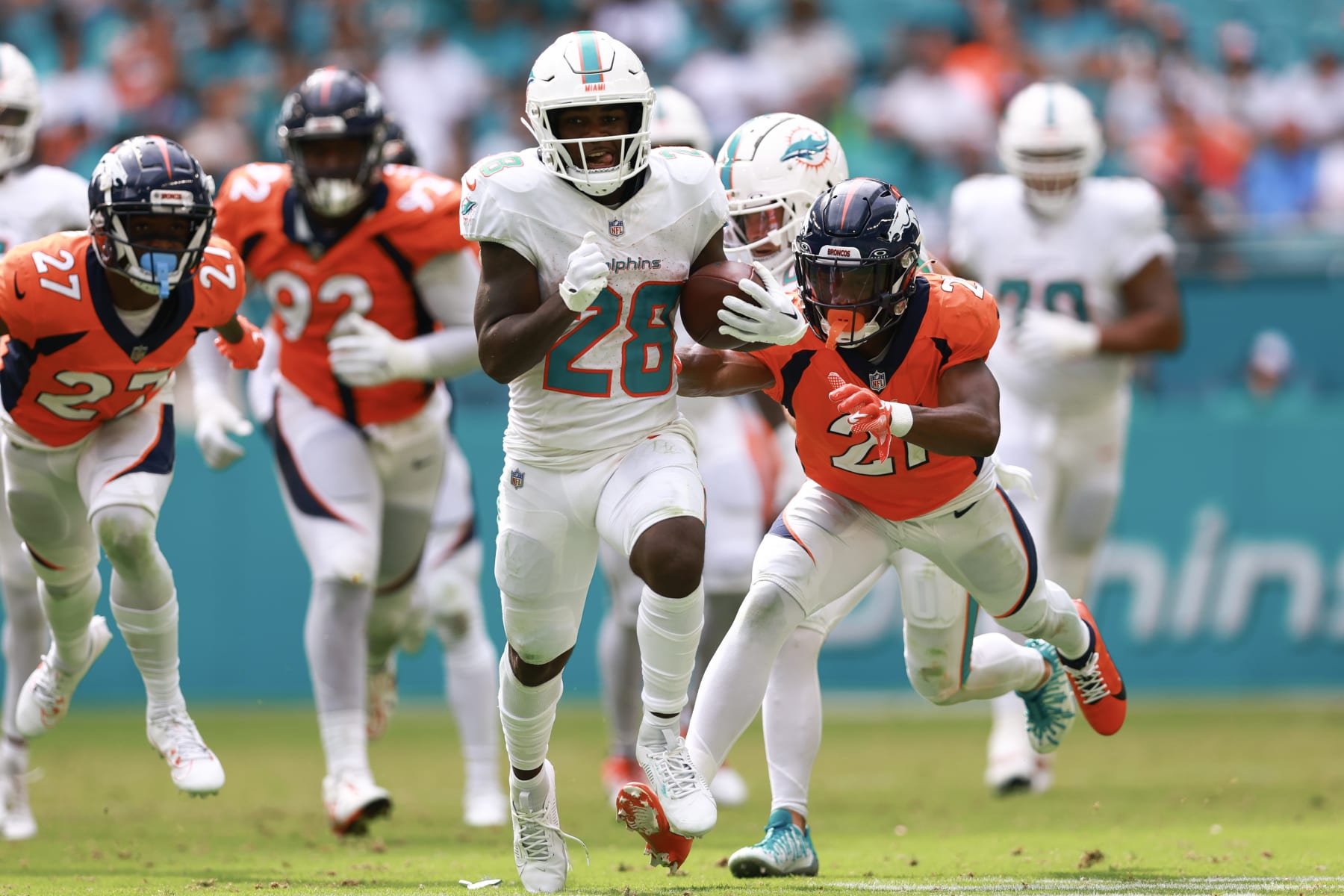 Fantasy football waiver wire, Week 4: Achane, Dowdle headline top RBs to  add - DraftKings Network