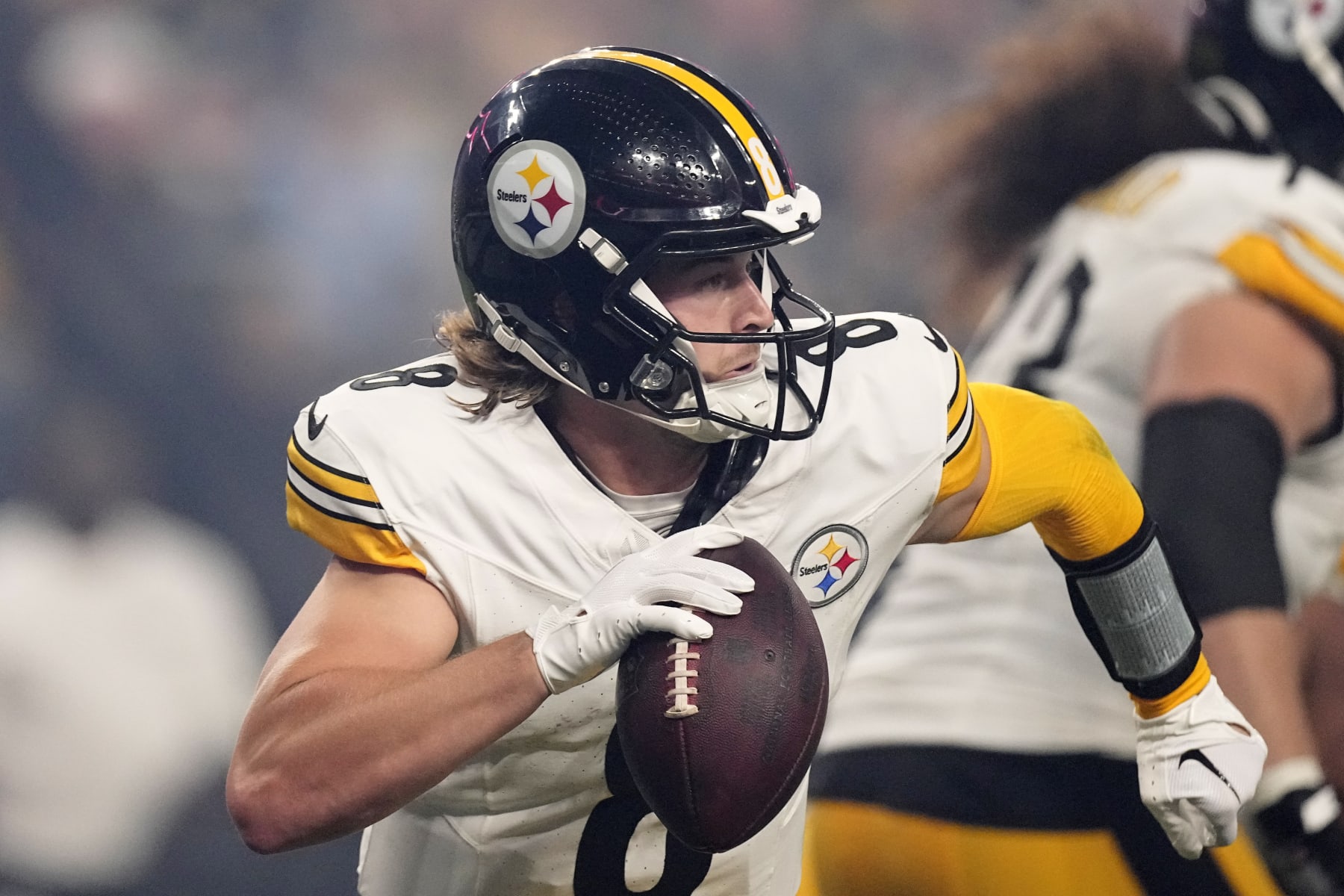 Steelers QB Kenny Pickett vents frustration about offensive struggles