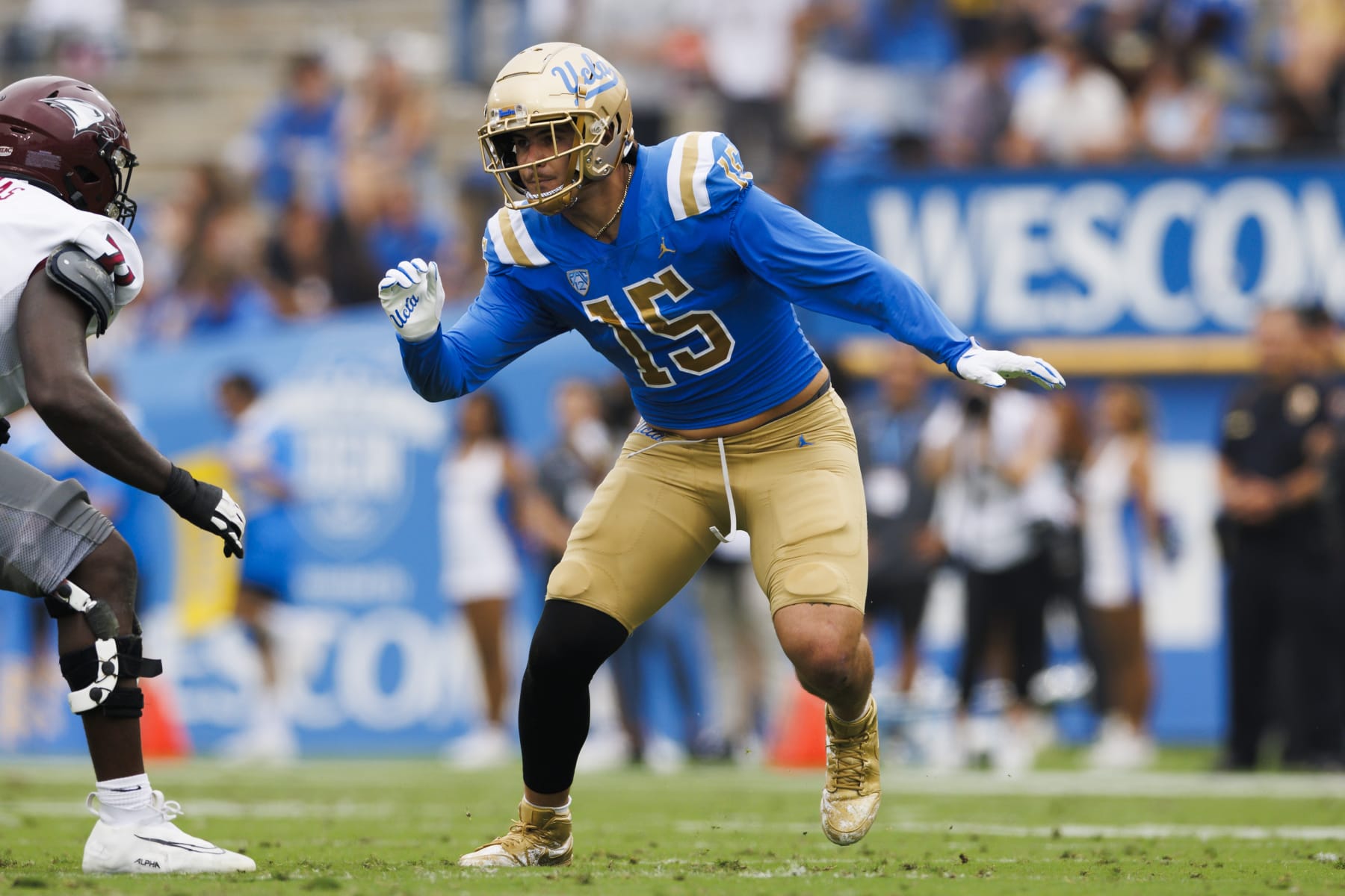 Laiatu Latu highlights UCLA Pro Day in front of NFL scouts – Daily News